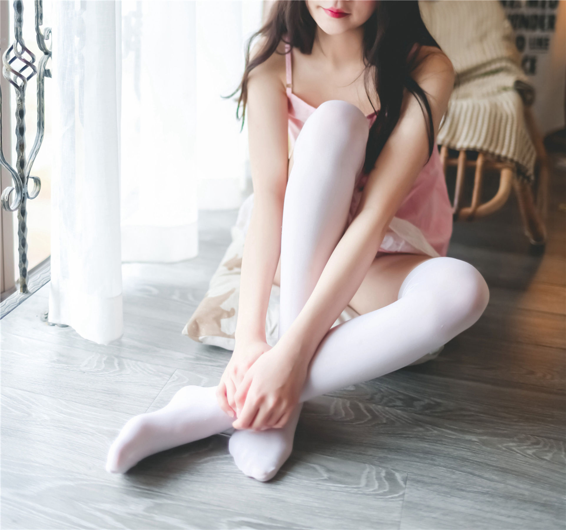 Domain of the Wind] No. 110 Pink Small Suspender Skirt White Silk
