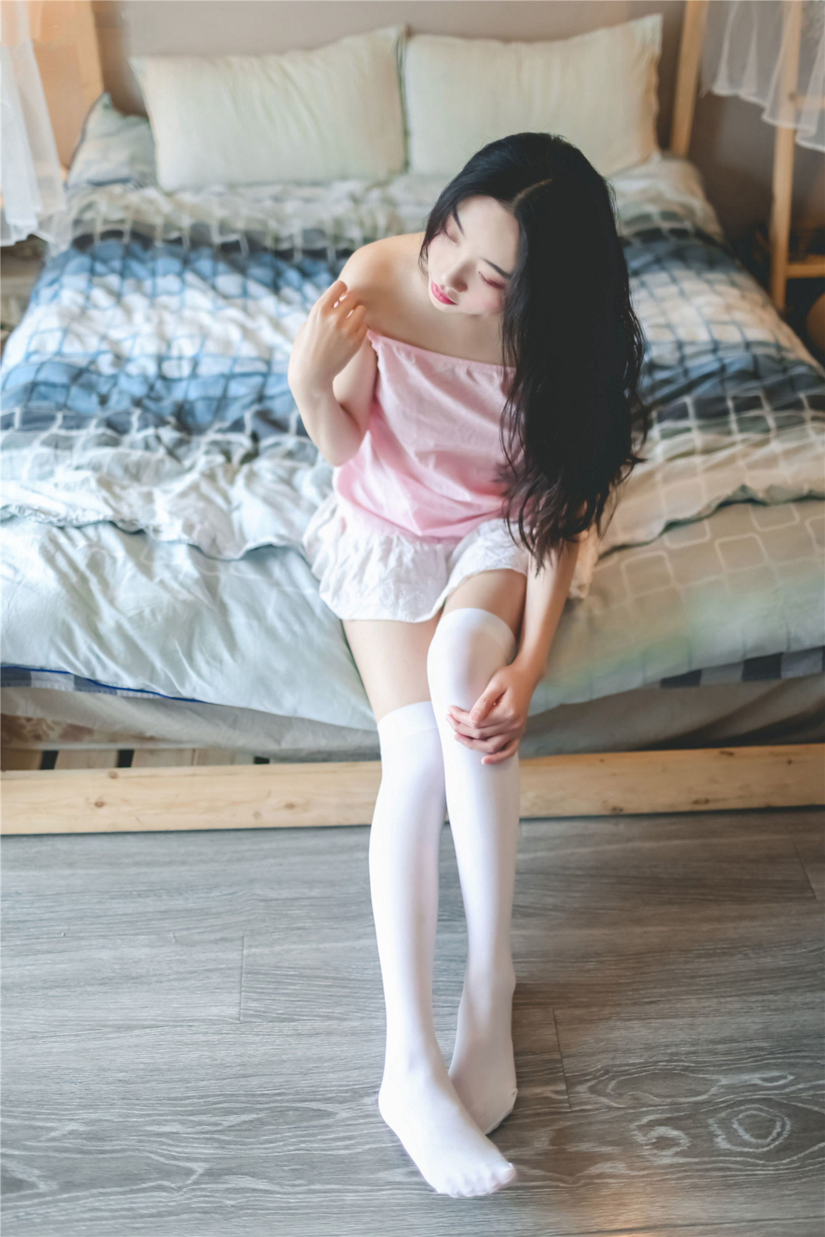 Domain of the Wind] No. 110 Pink Small Suspender Skirt White Silk