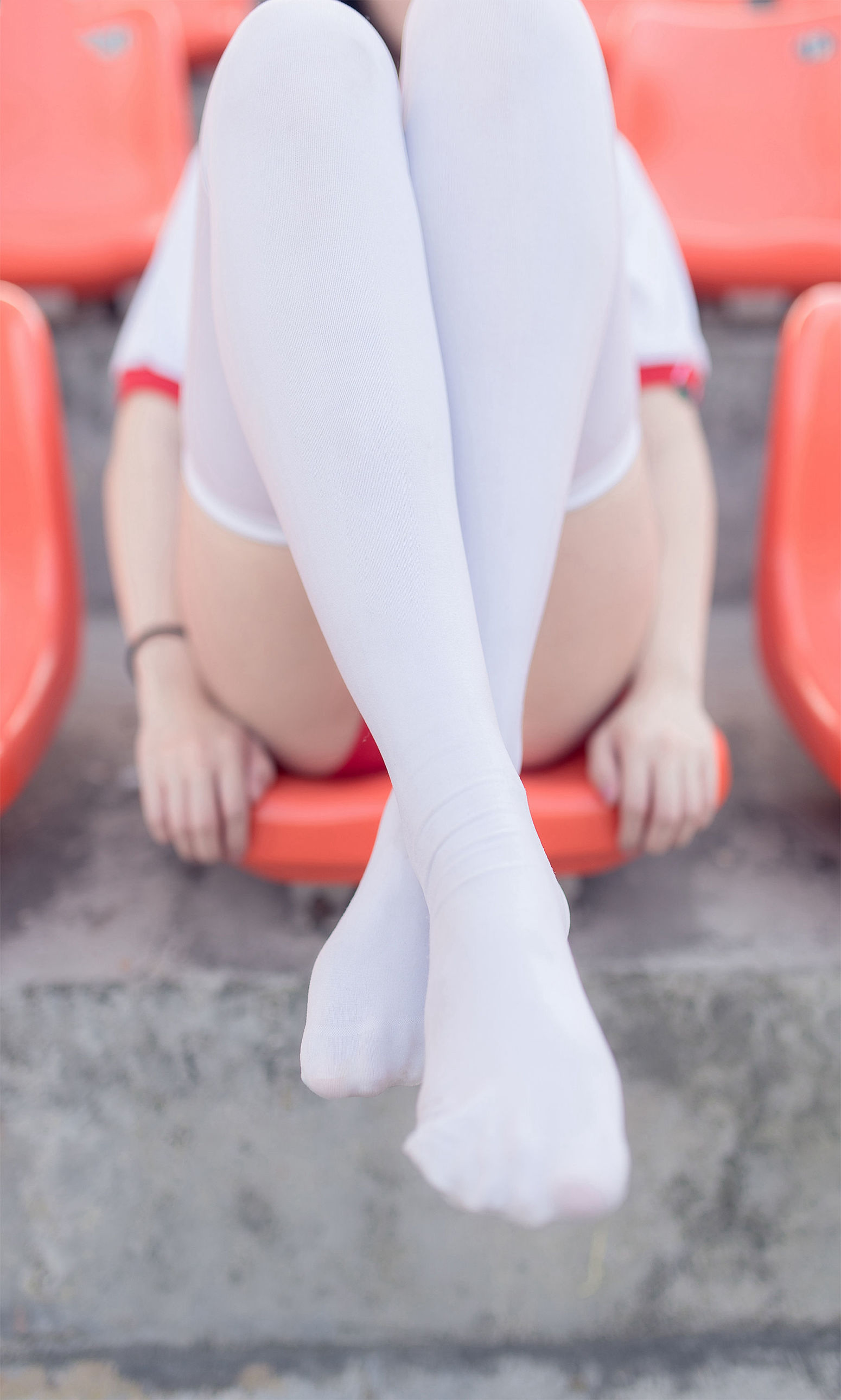 風之領域] NO.112 運動場上的白絲體操服少女