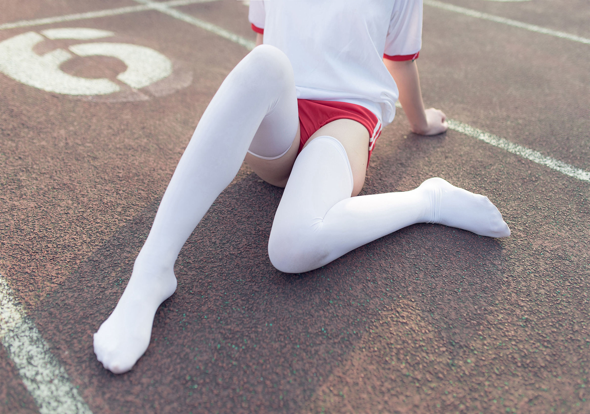 Wind's Domain] No. 112: The Girl in the White Silk Gymnastics Uniform on the Sports Field
