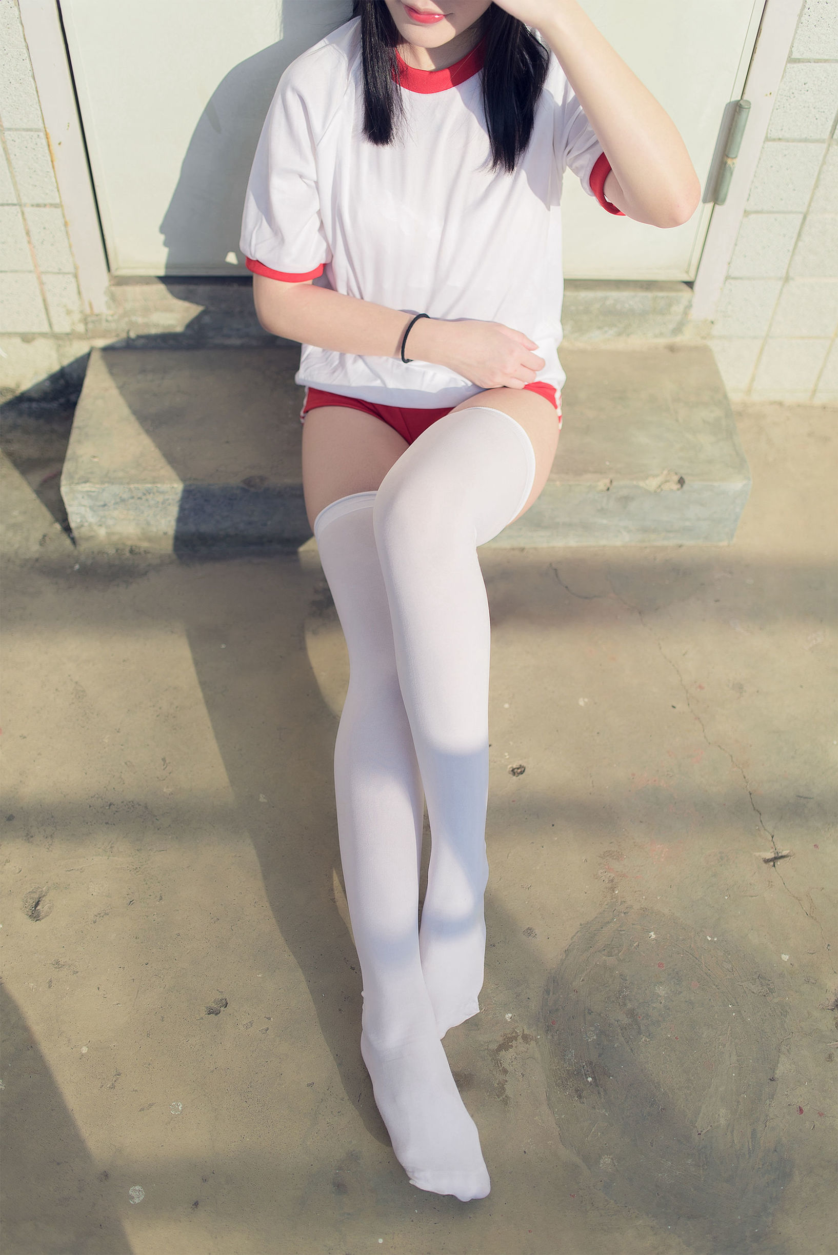 Wind's Domain] No. 112: The Girl in the White Silk Gymnastics Uniform on the Sports Field
