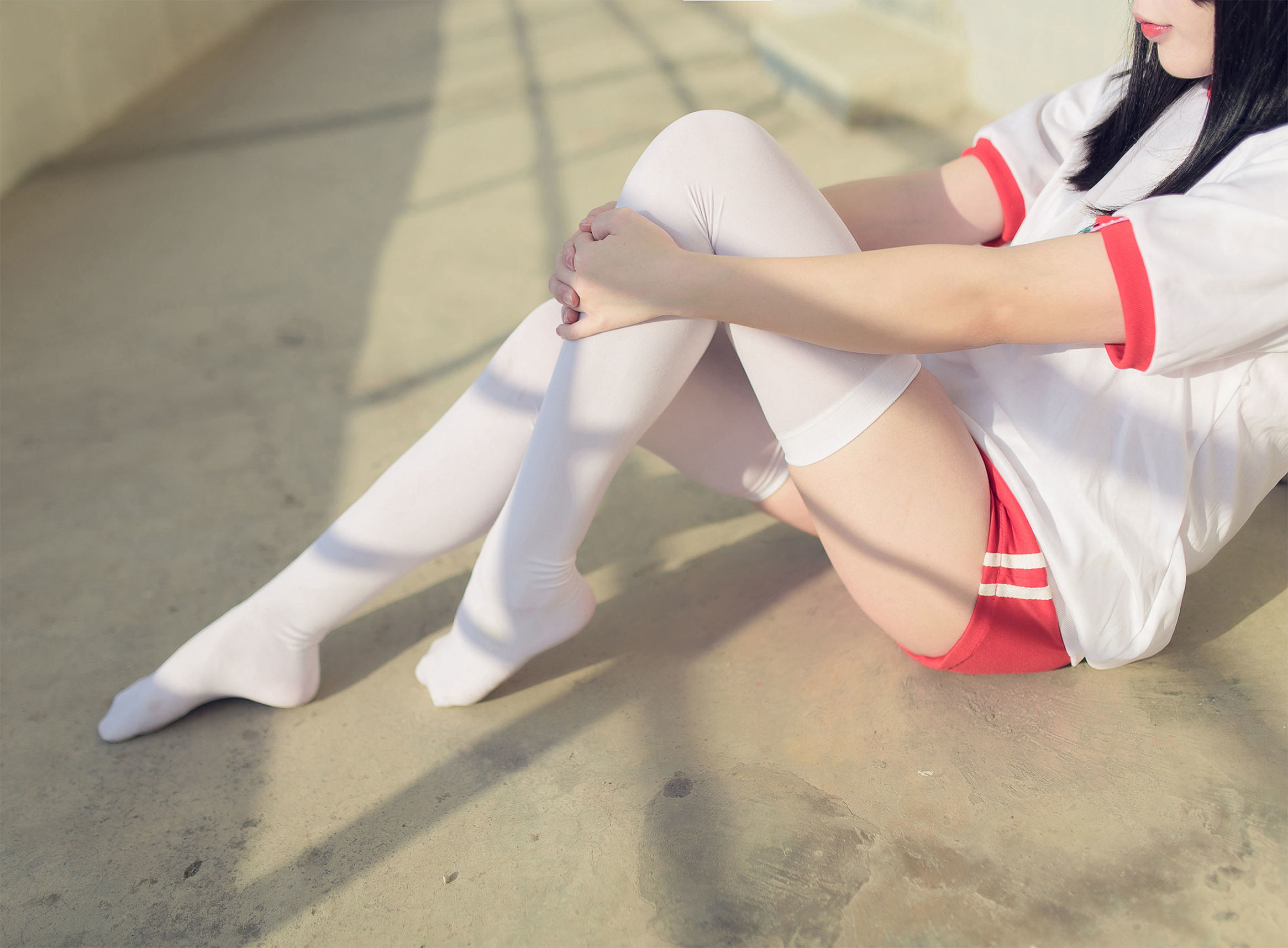風之領域] NO.112 運動場上的白絲體操服少女