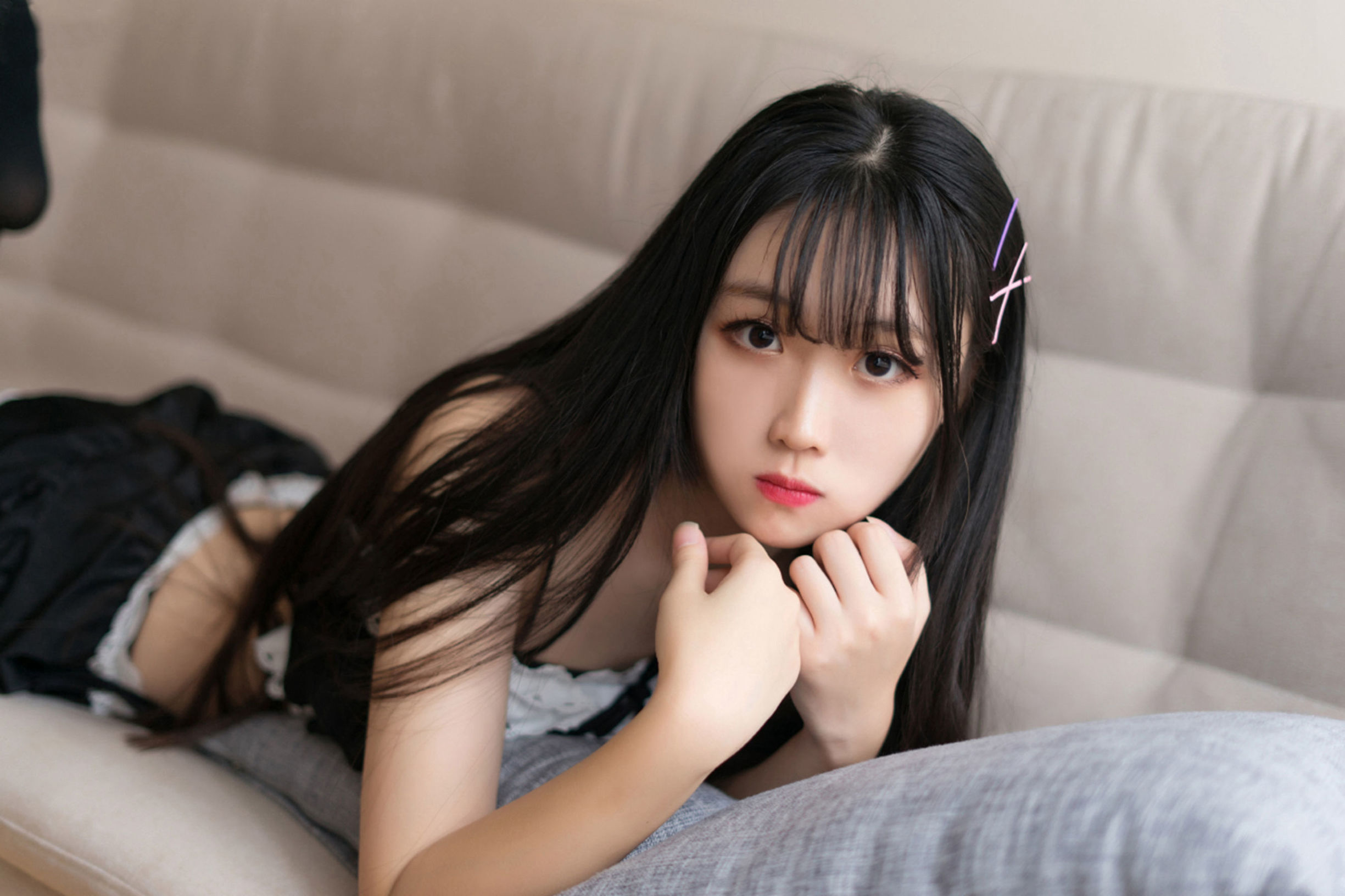 風の領域] NO.114 長髪の黒ストッキングの少女