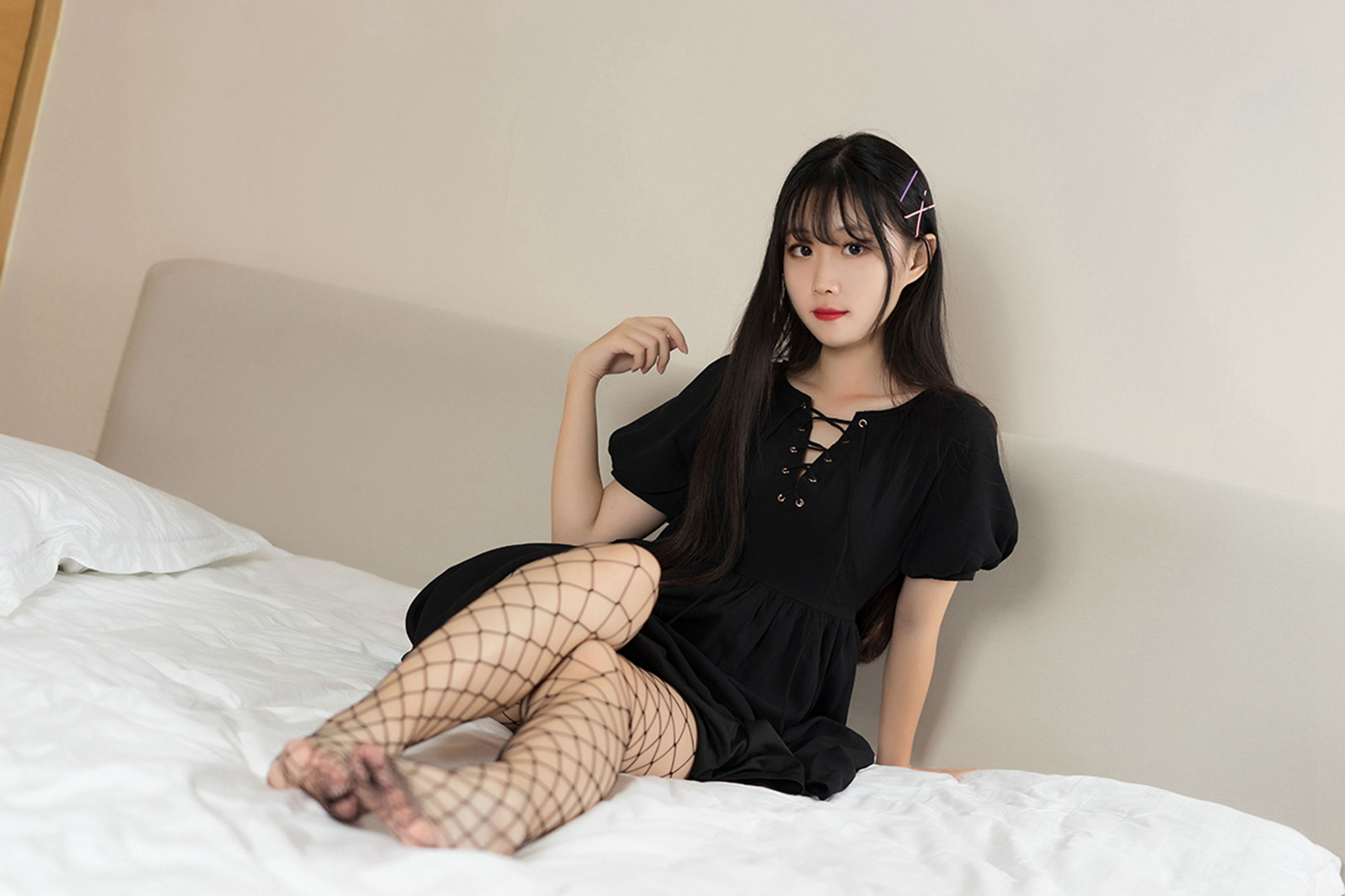 Phong Chi Linh Vực] Số 116 Cô Gái Tất Lưới Đen