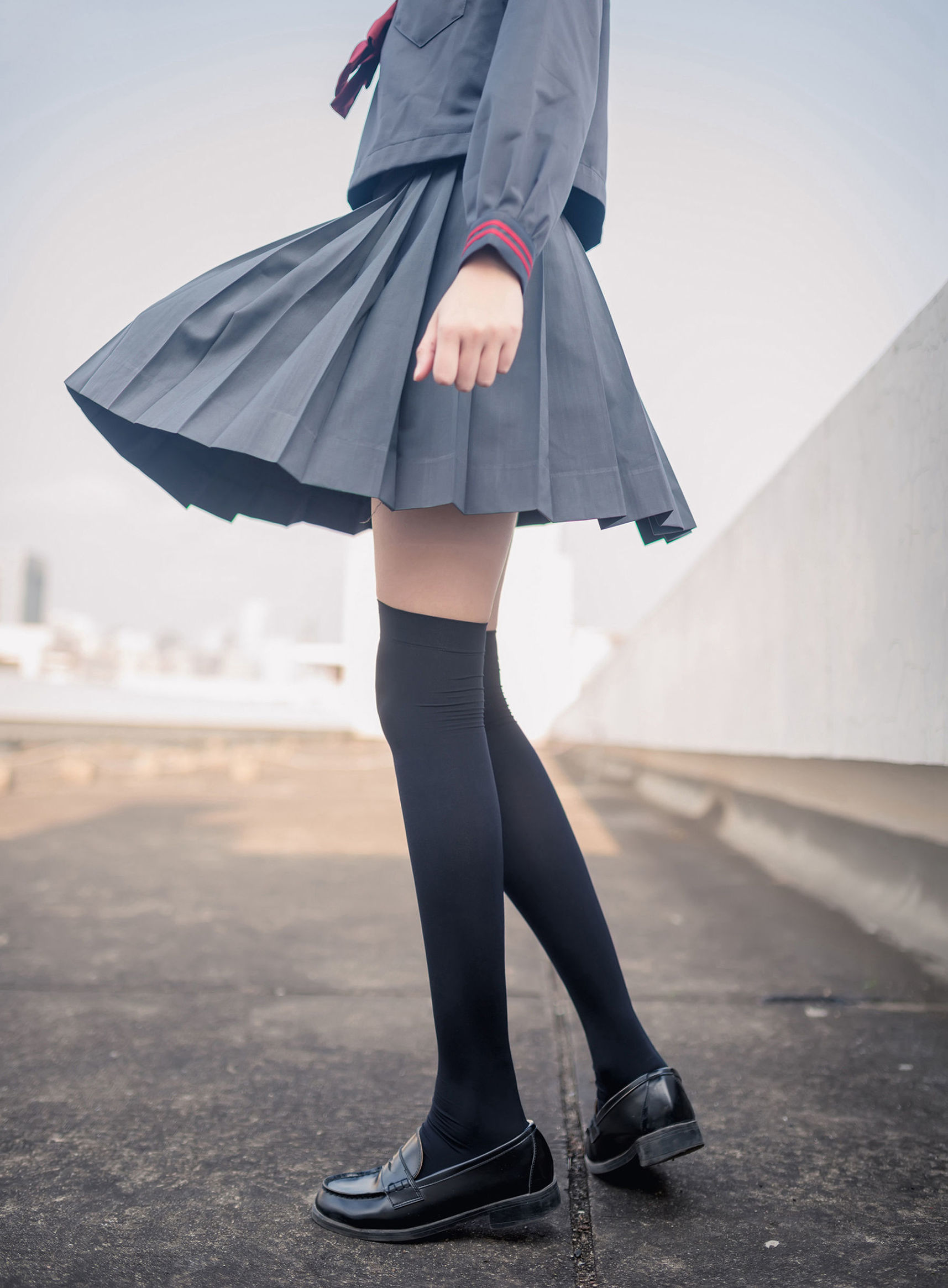 風之領域] NO.120 超短情趣制服黑絲長腿2