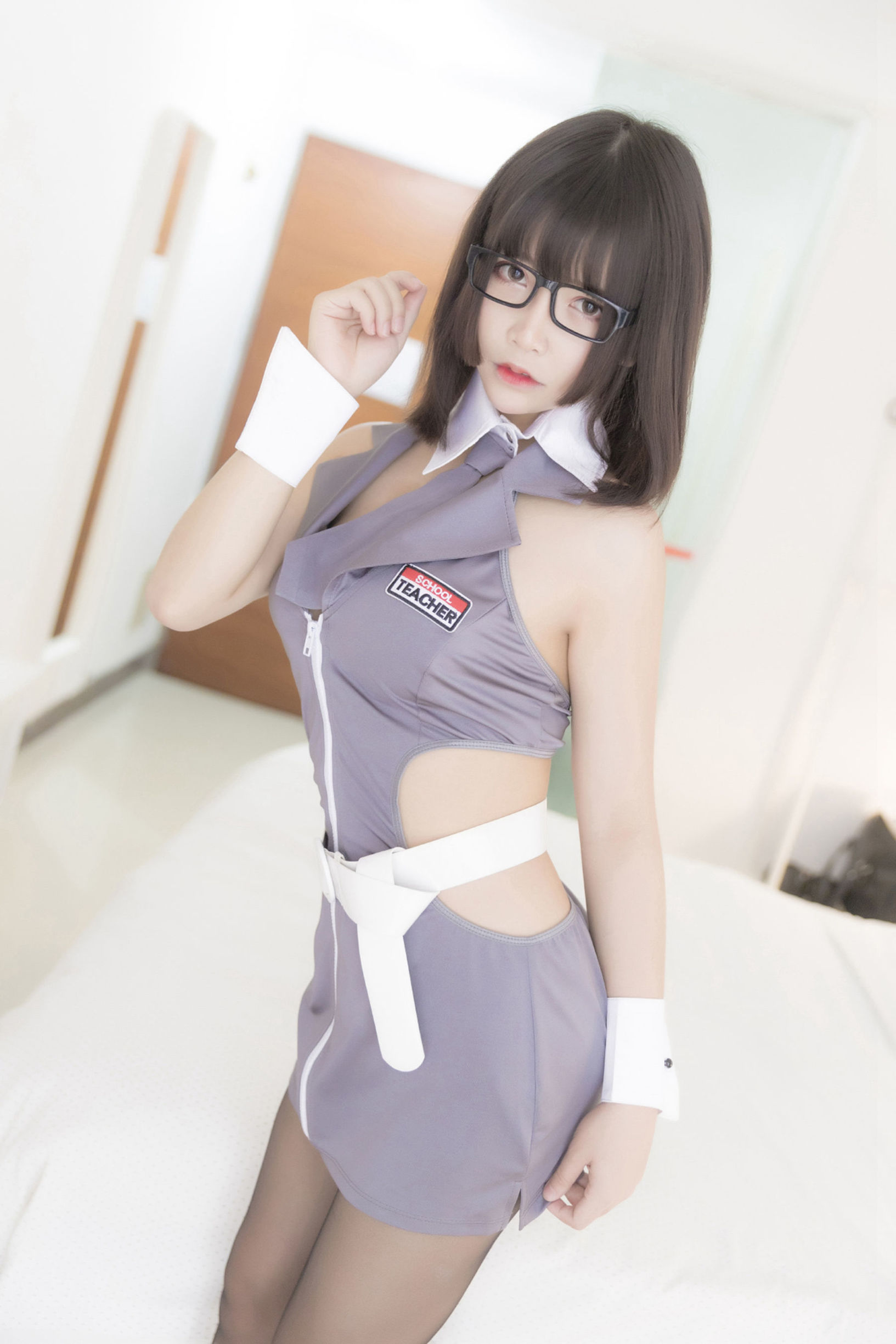Feng Zhi Ling Yu] No. 122: Playful Uniform Glasses Girl