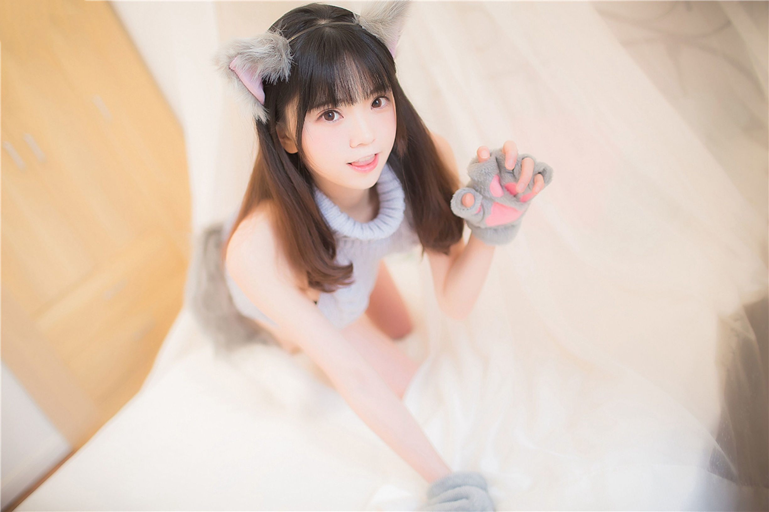 풍의 영역] NO.128 노출 등 스웨터 곰 소녀