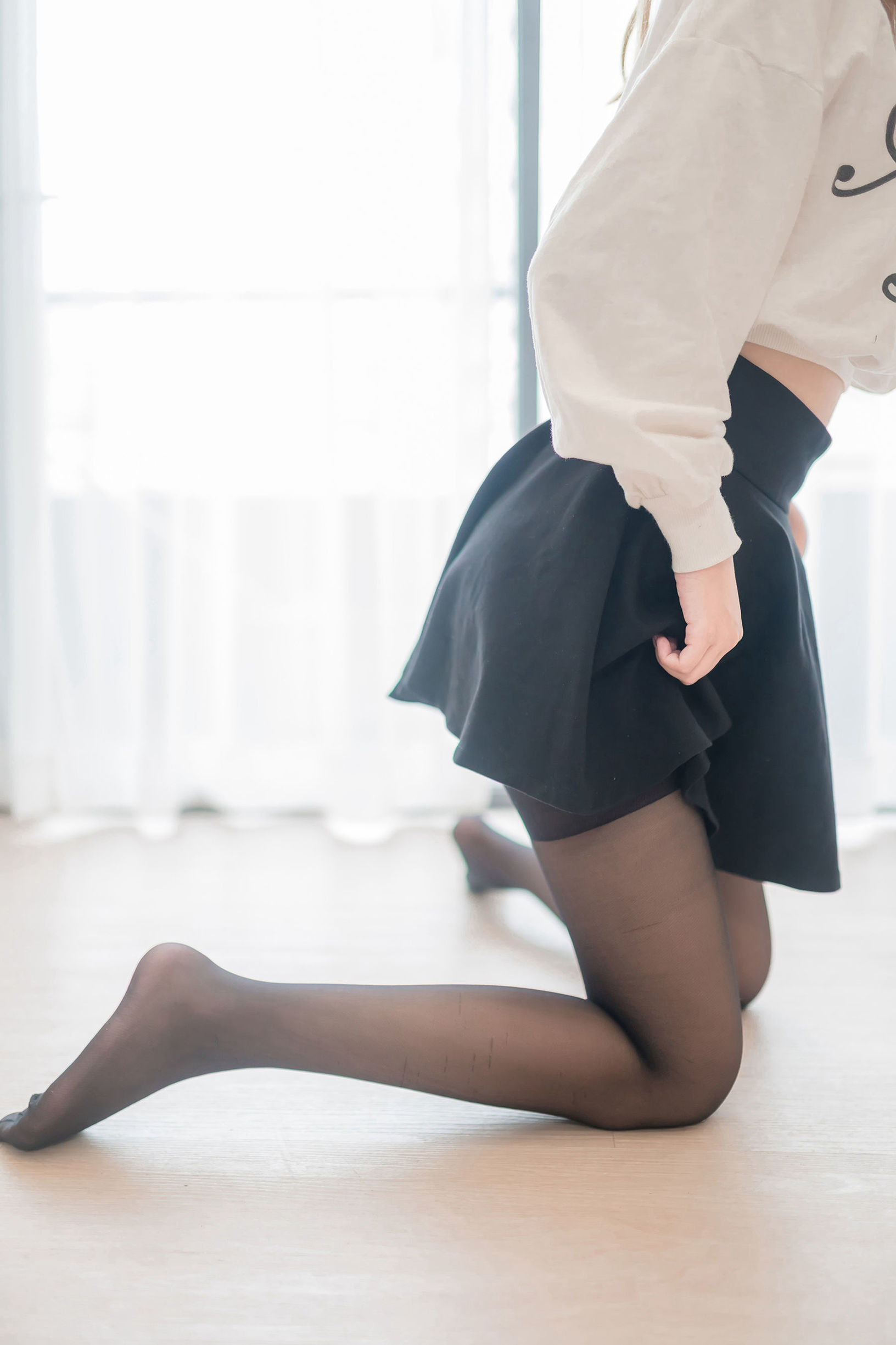 Realm of the Wind] No.130 Ultra-thin Black Silk Short Skirt