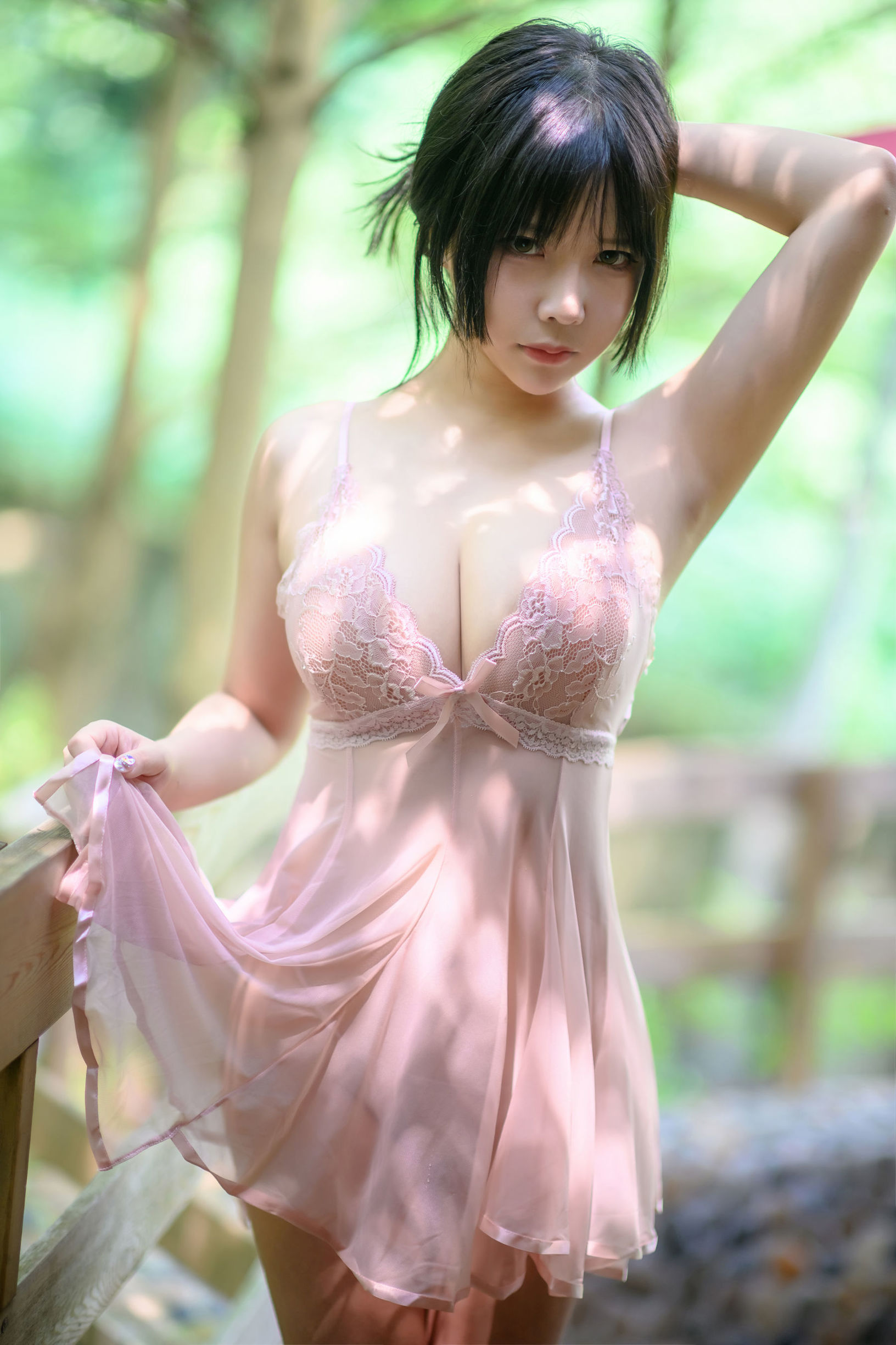 コスプレ福利] 二次元美少女がモクシアーを抱いて連れ去る - 屋外セクシー