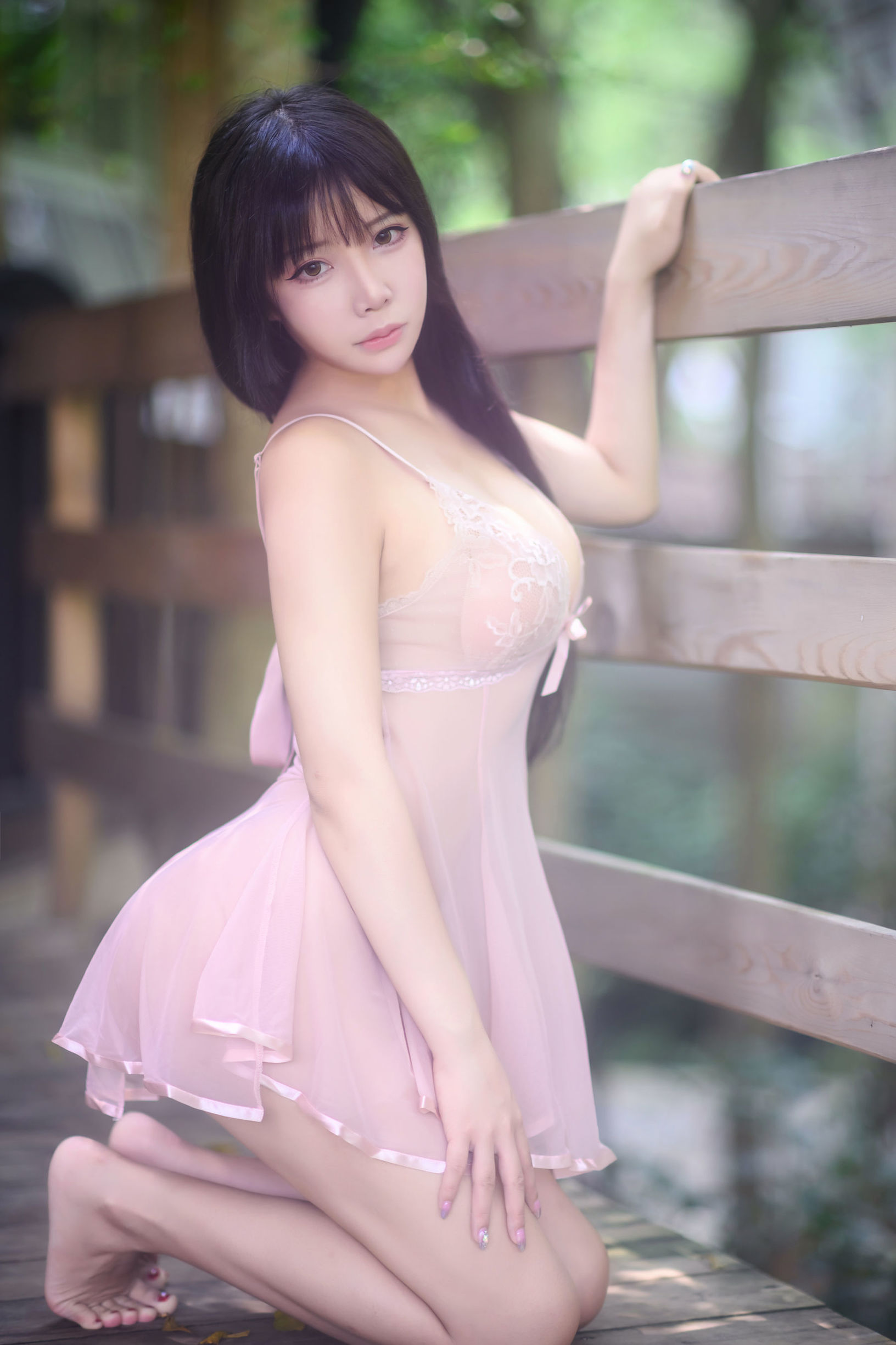 コスプレ福利] 二次元美少女がモクシアーを抱いて連れ去る - 屋外セクシー