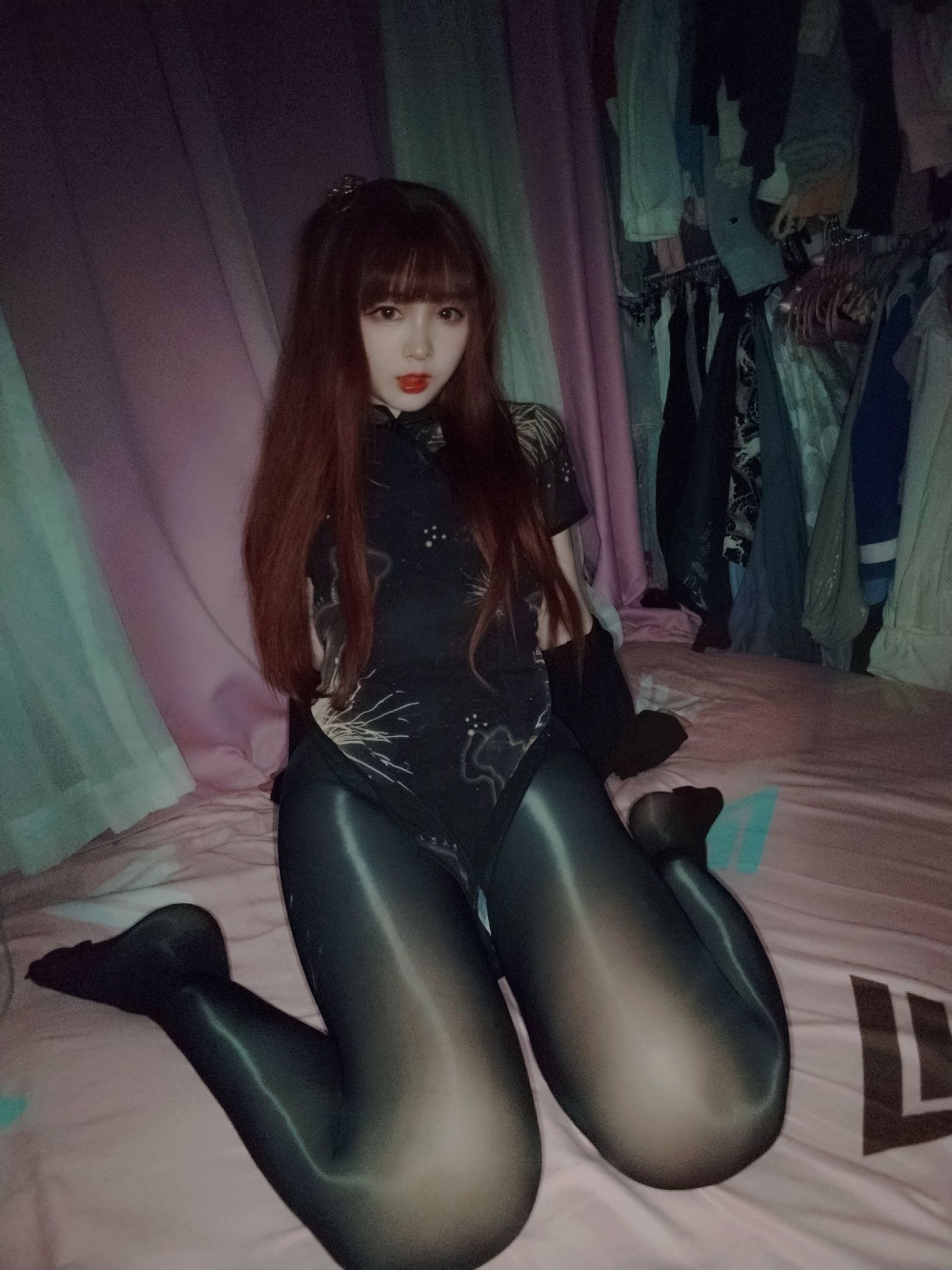 COS Phúc lợi] Mỹ nhân 2D Furukawa Kagura - Lụa bóng đen Qipao