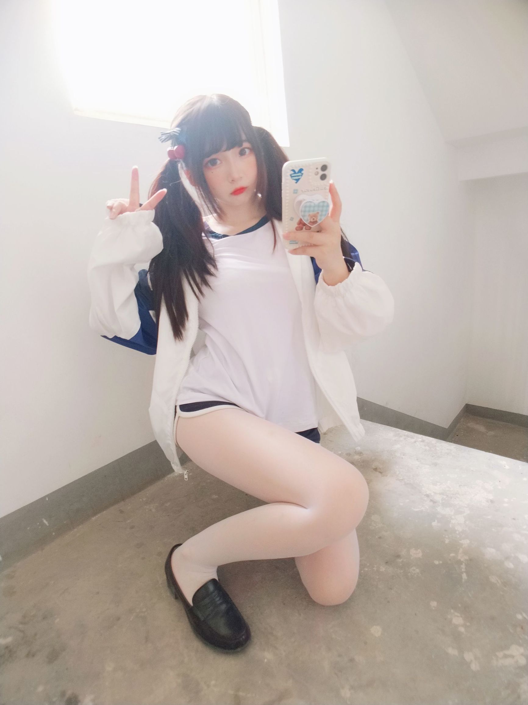 COS福利] 二次元美女古川神樂 - 白絲體操運動服