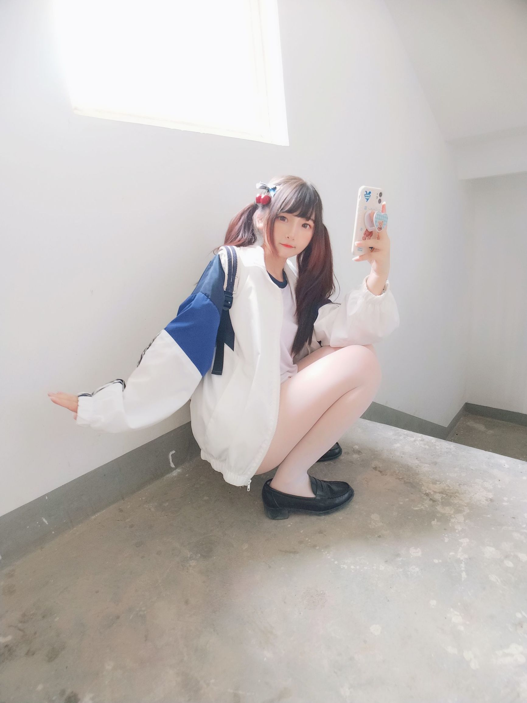 COS福利] 二次元美女古川神樂 - 白絲體操運動服