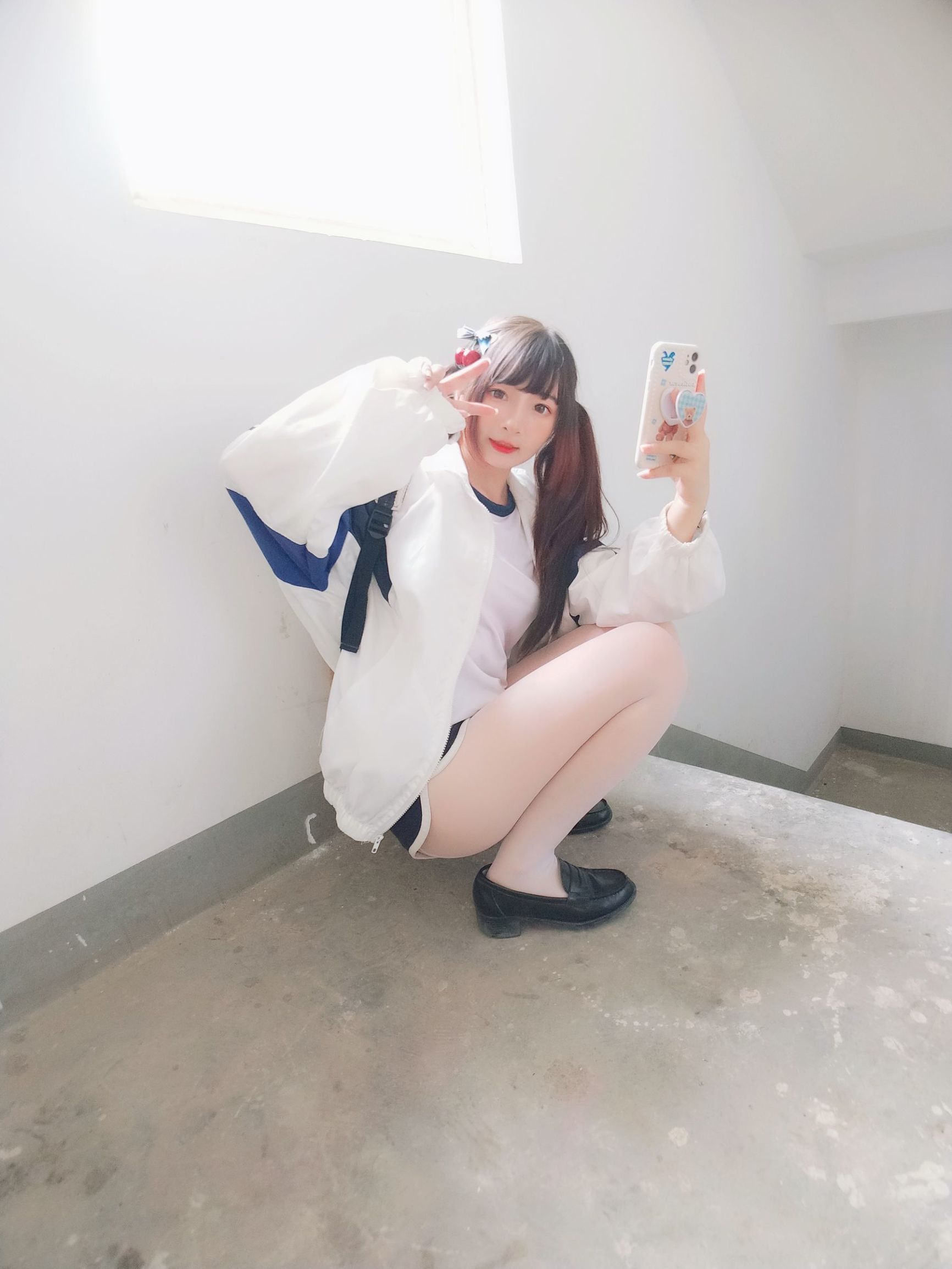 COS福利] 二次元美女古川神樂 - 白絲體操運動服