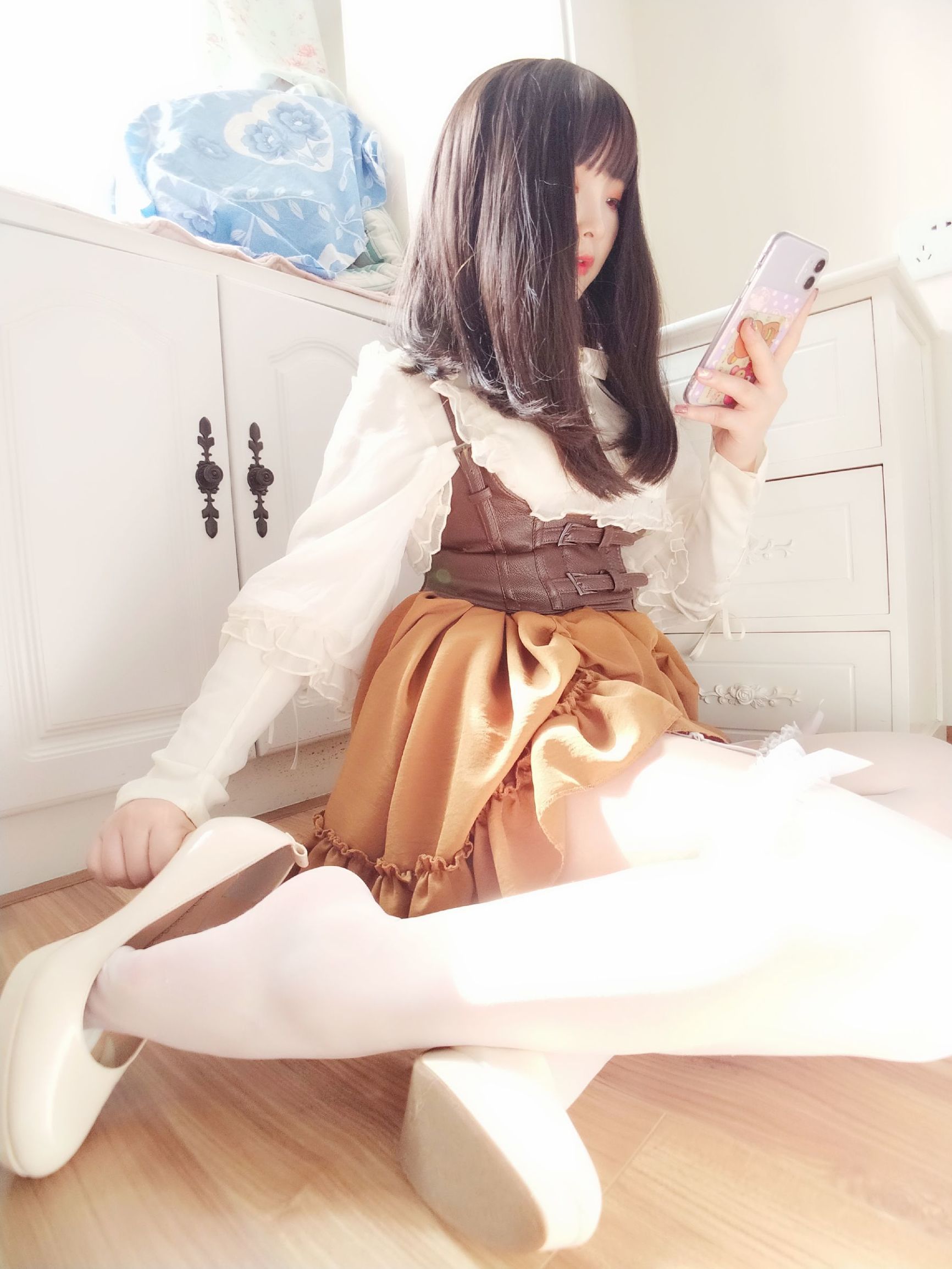 COS福利] 二次元美女古川Kagura - 蕾絲長筒吊帶絲襪