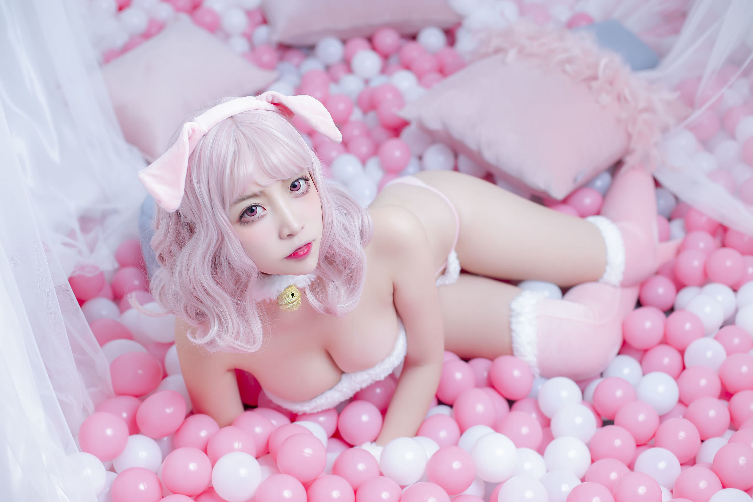 Cosplay Benefits] Popular Coser Er Zuo Nisa - Private Pink Pig