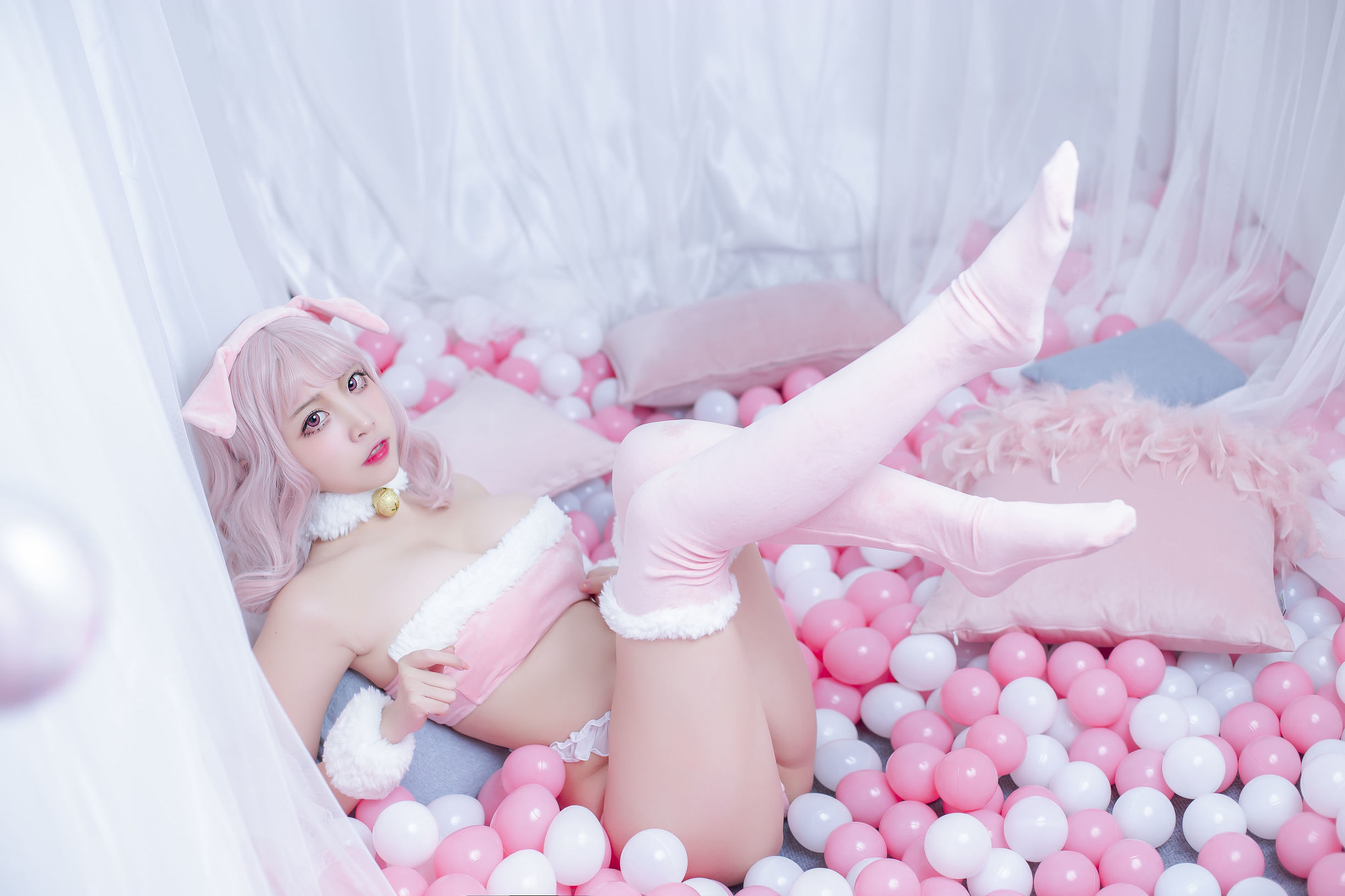 COS Phúc lợi] Cosplayer nổi tiếng Er Zuo Nisa - Phòng riêng Pink Pig
