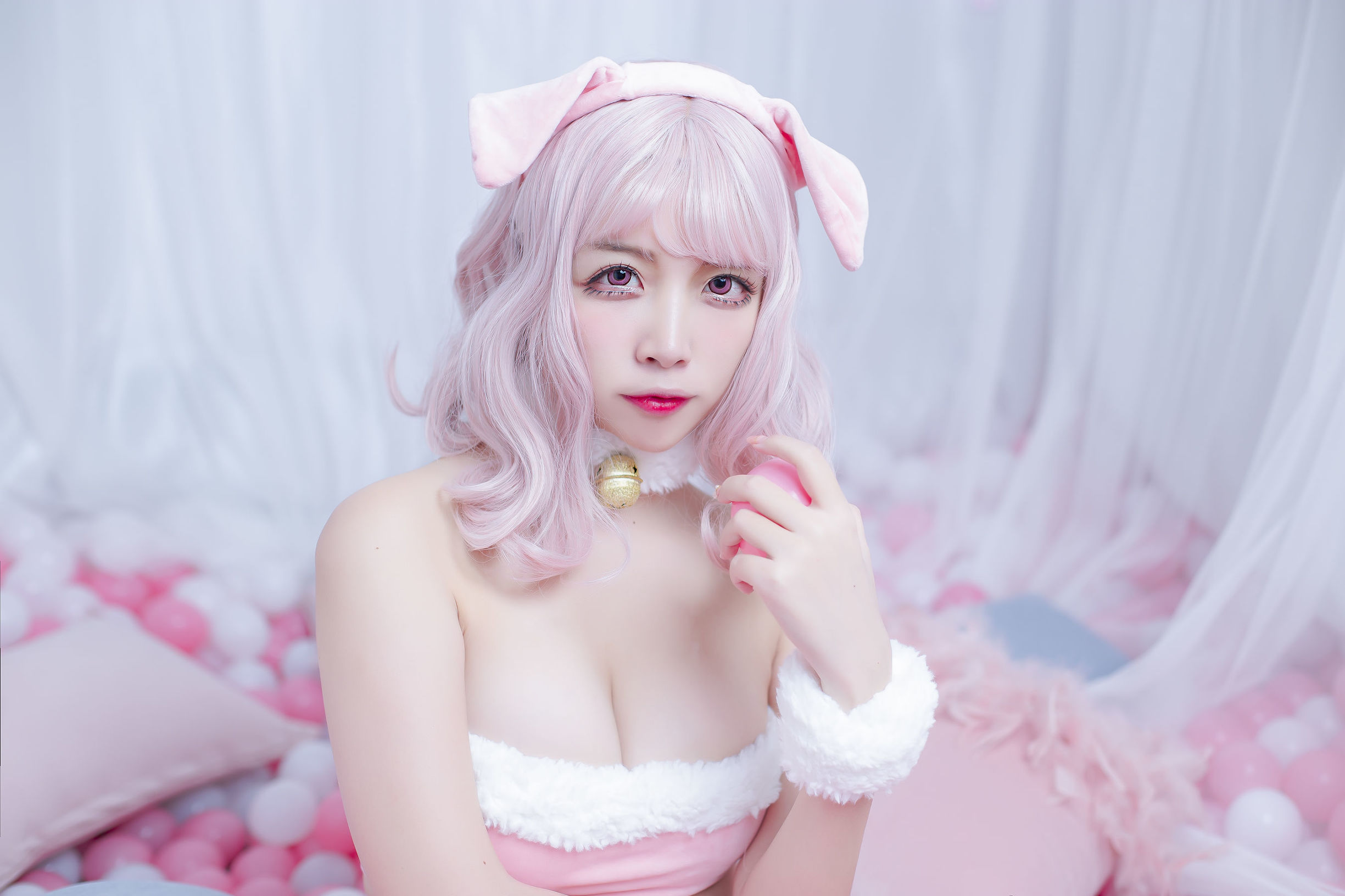 Cosplay Benefits] Popular Coser Er Zuo Nisa - Private Pink Pig
