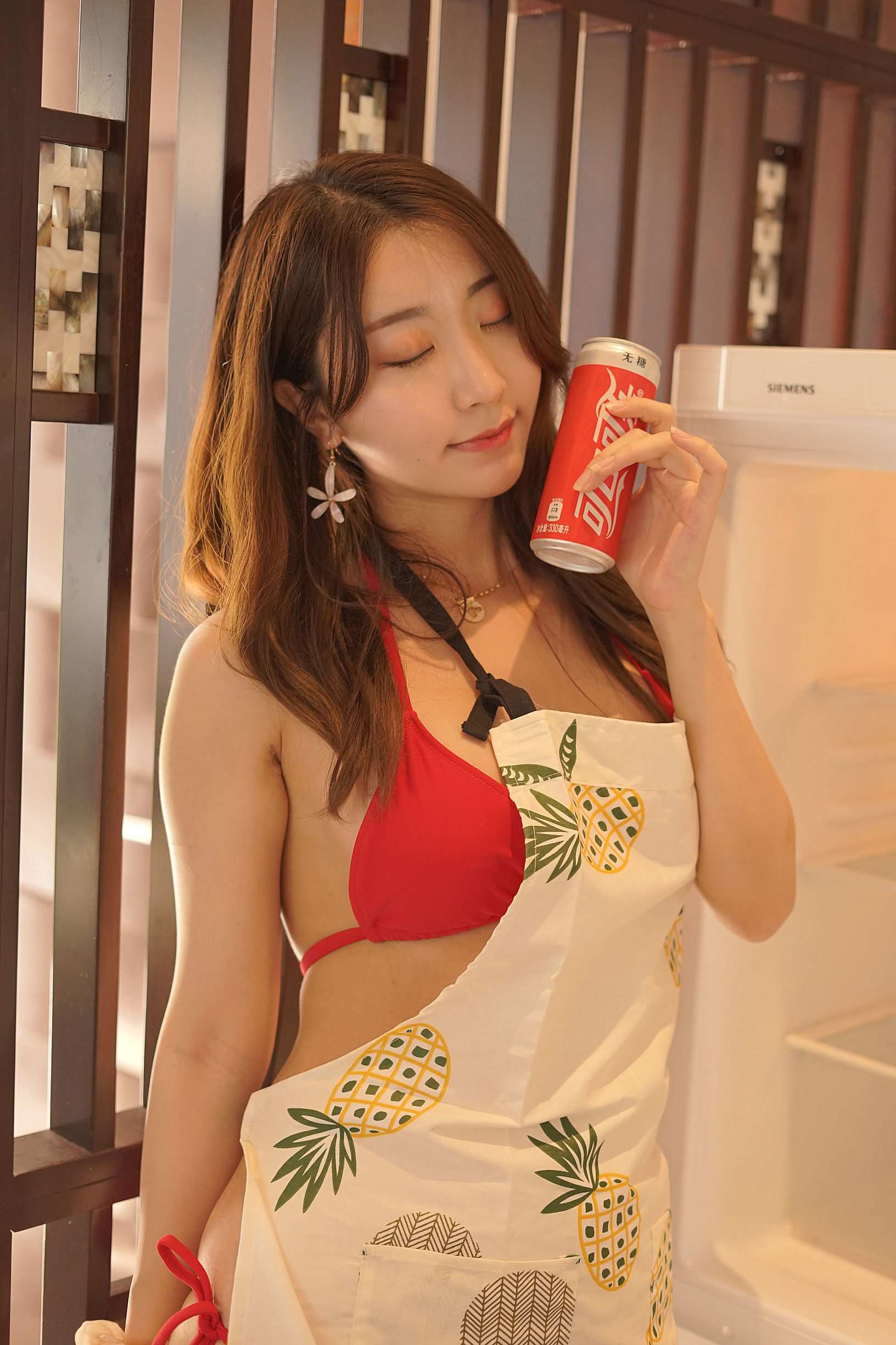 COS Welfare] Popular Cosplayer Kurokawa - Island Journey Bikini Apron