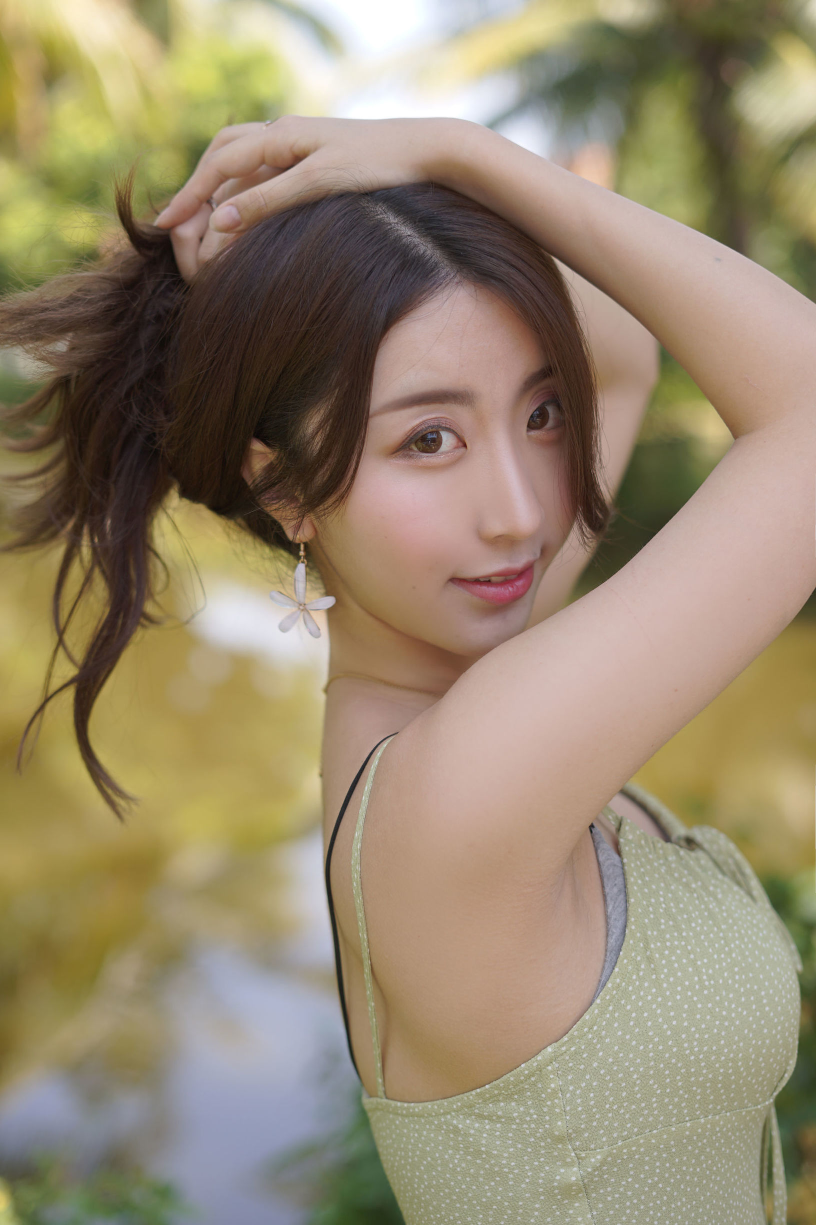 Cosplay Welfare] Popular Coser Kurokawa - Island Trip Green Dress