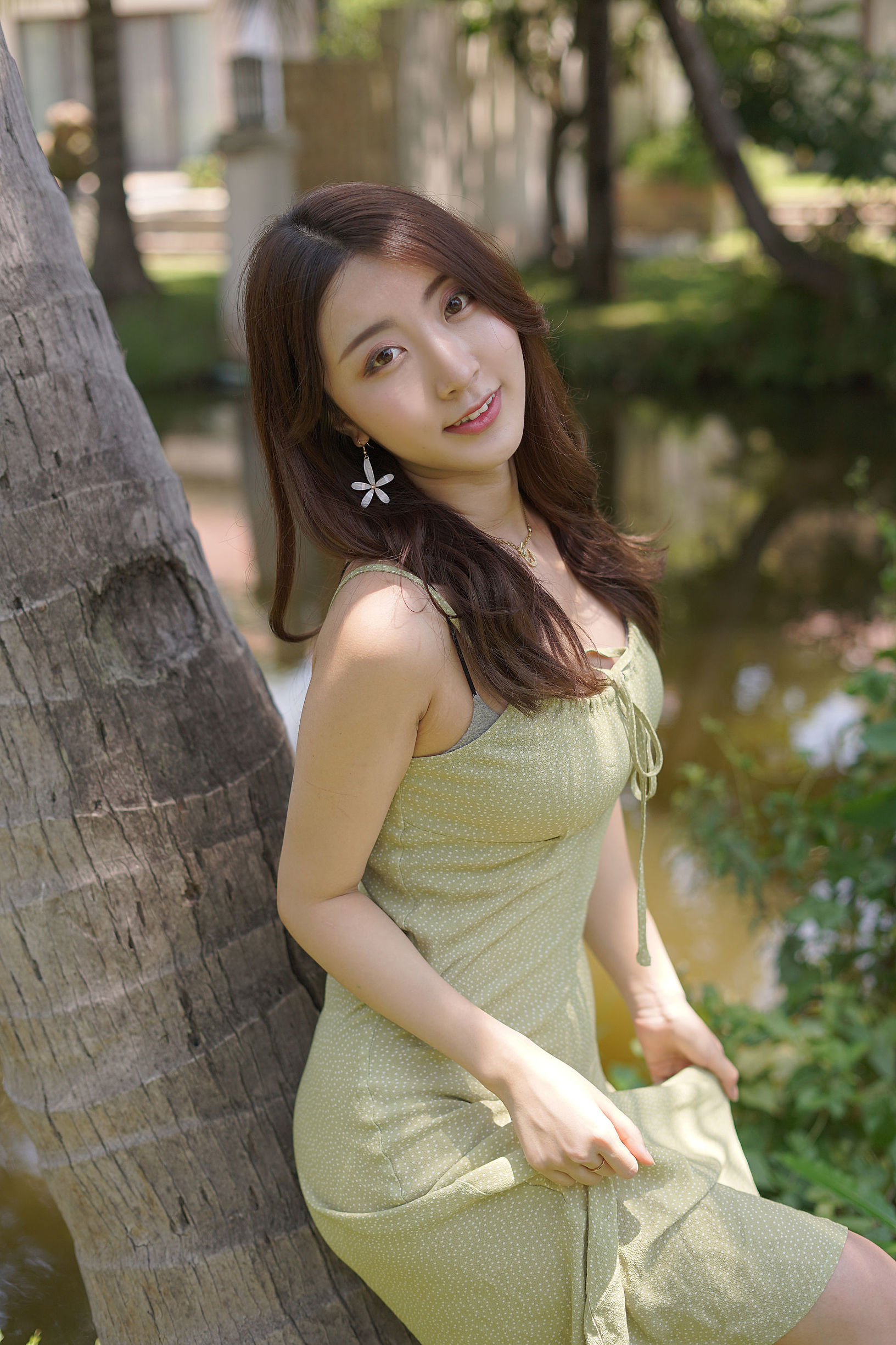 Cosplay Welfare] Popular Coser Kurokawa - Island Trip Green Dress