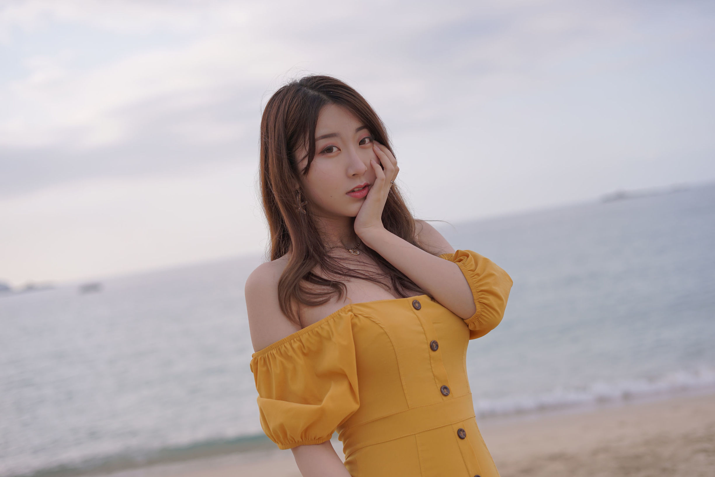 COS Perks] Popular Cosplayer Kurokawa - Island Trip Yellow Dress