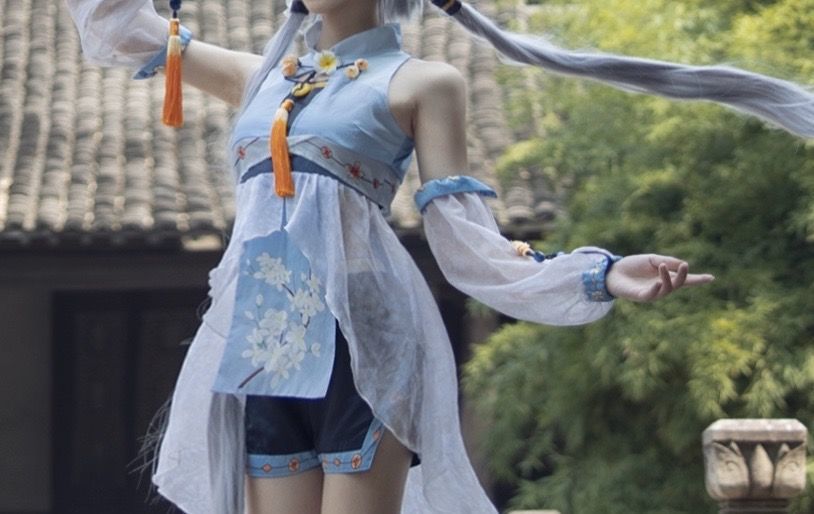 COS福利] 动漫博主南桃Momoko - 洛天依花语嫣然