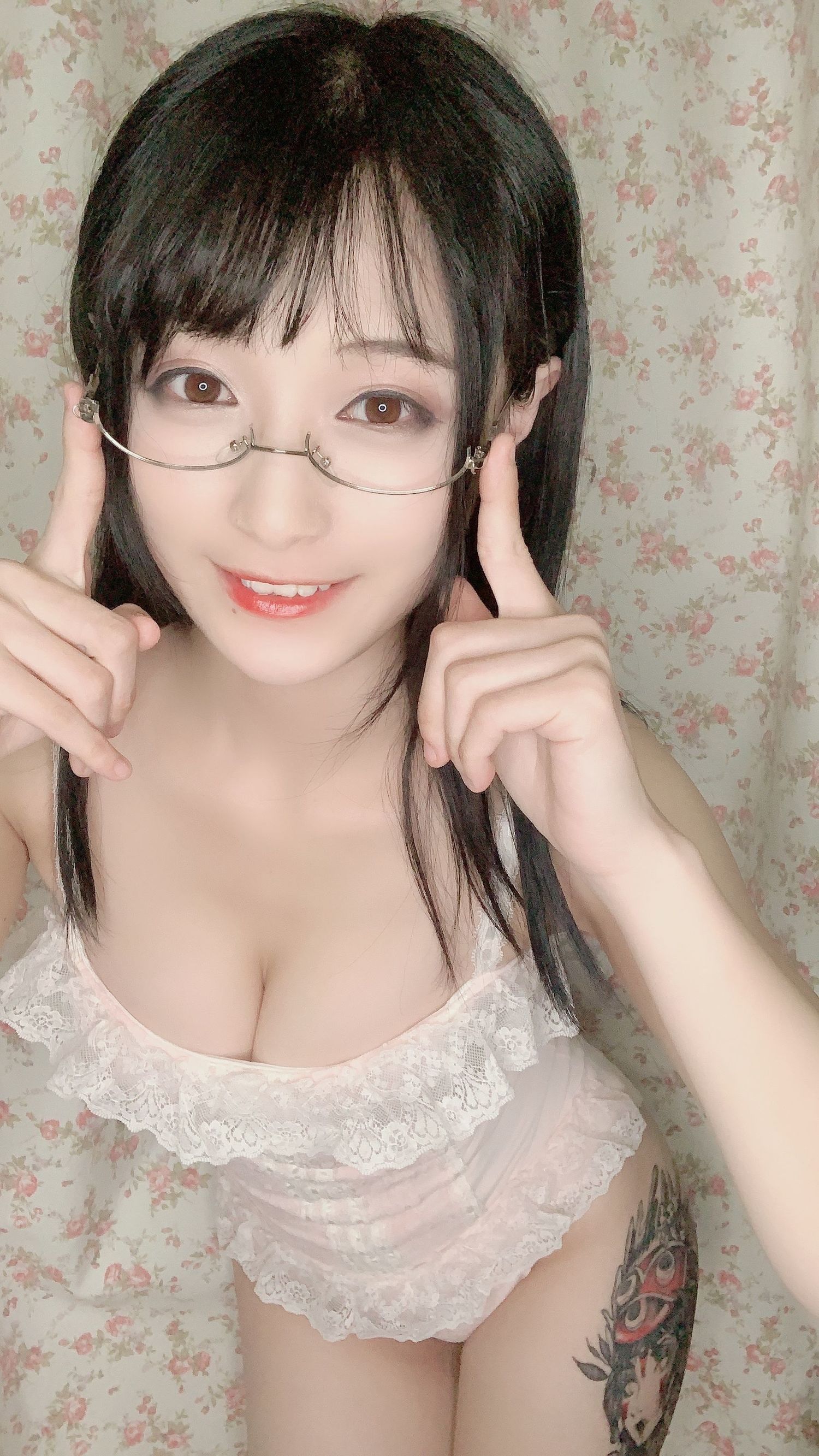 鉄板焼き鬼舞w ワンピース下着タトゥーコスプレ写真