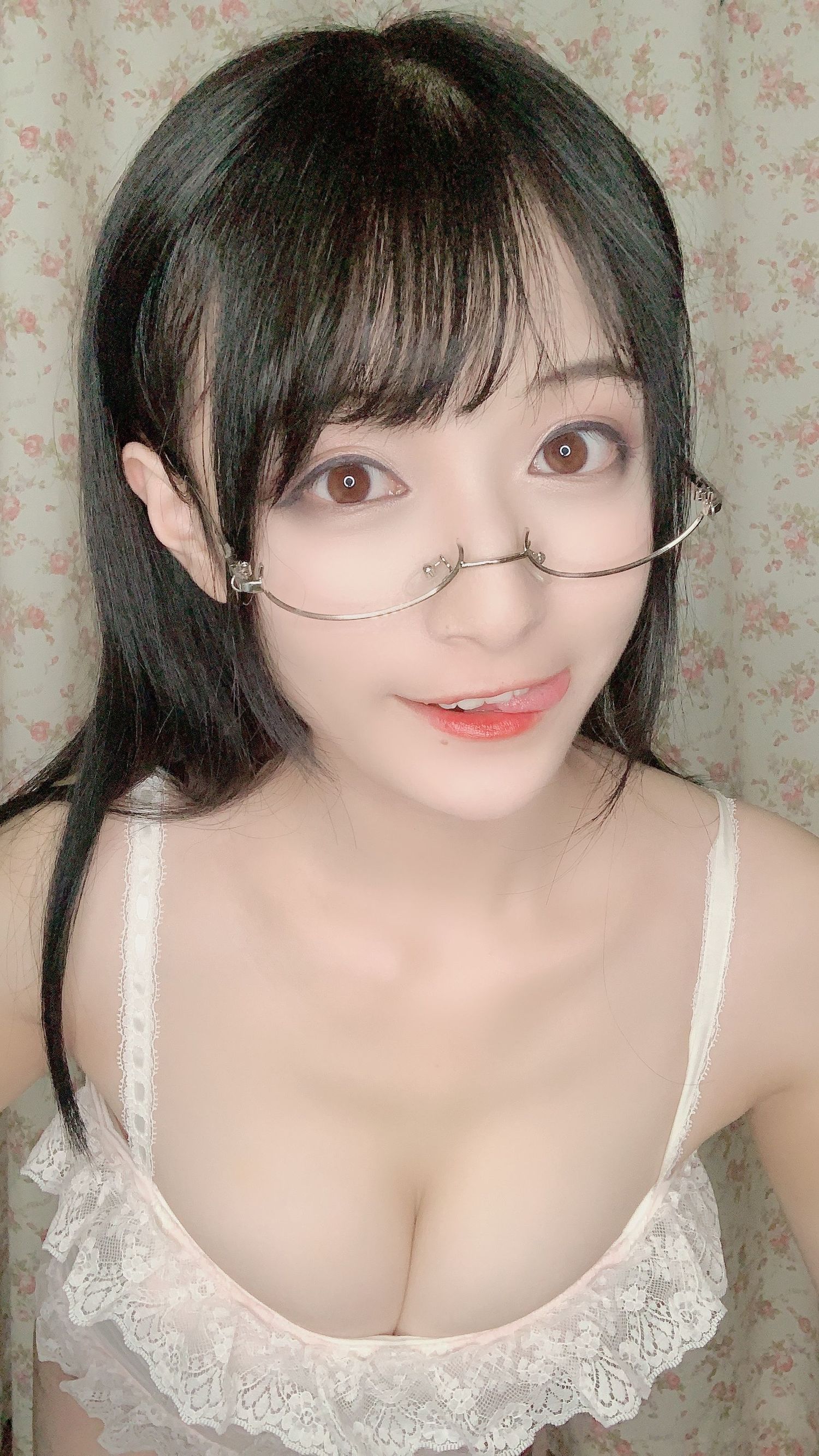 鉄板焼き鬼舞w ワンピース下着タトゥーコスプレ写真