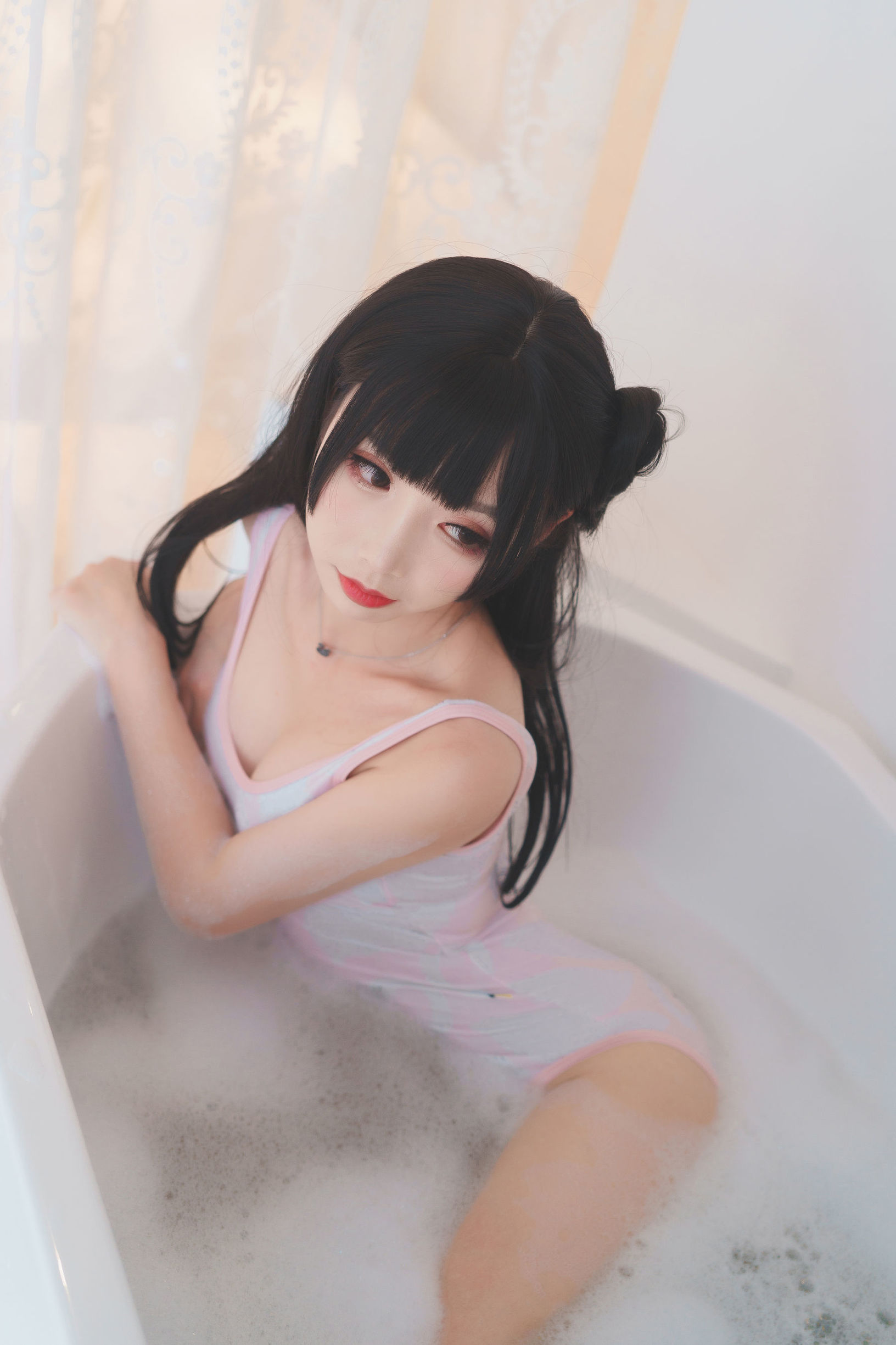 Cosplay Welfare] Cute Popular Coser Mianbing Xianer - Bathtub Bubbles