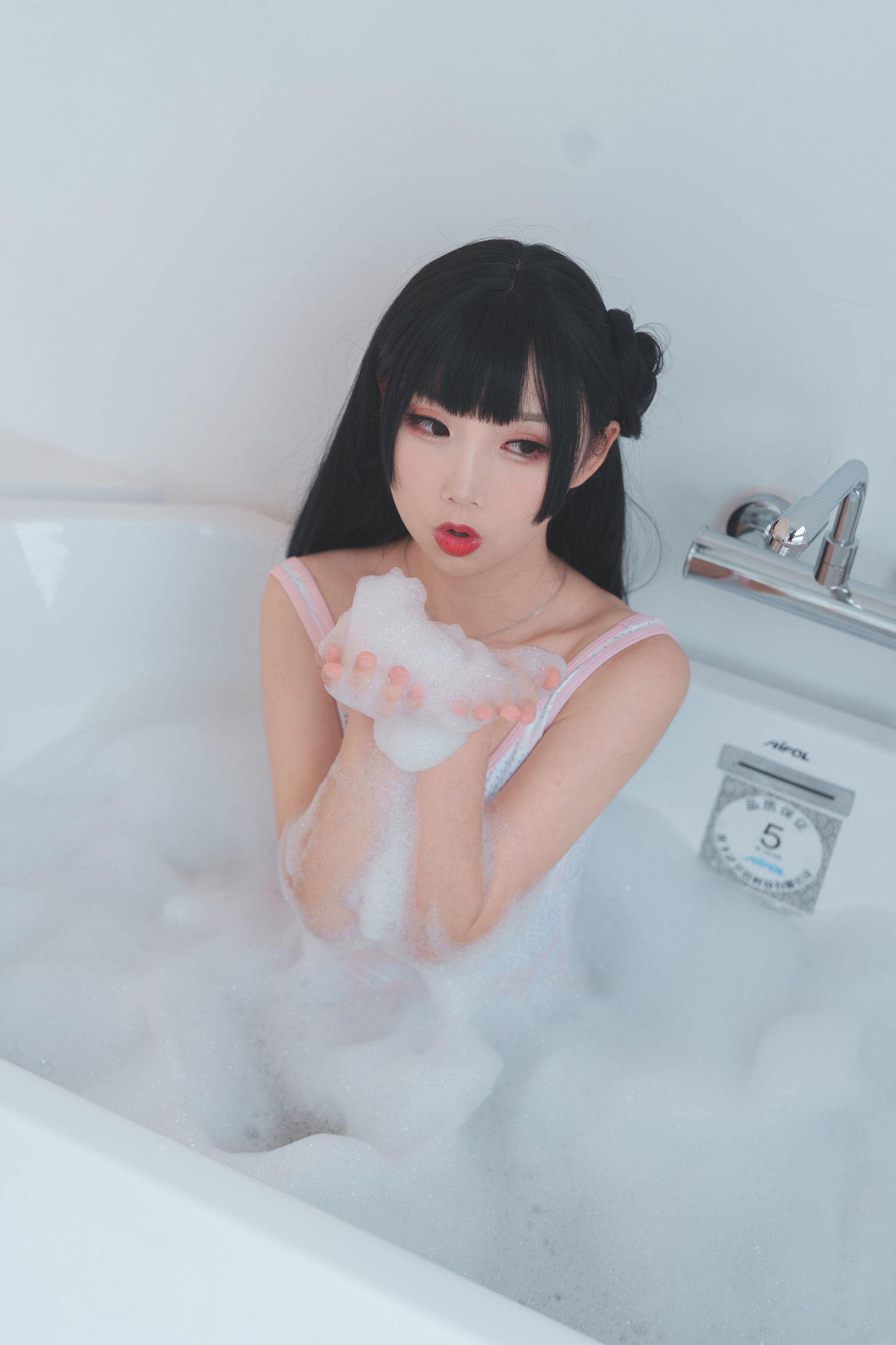 COS Phúc lợi] Coser dễ thương phổ biến Mian Bing Xian Er - Bồn tắm bọt bong bóng