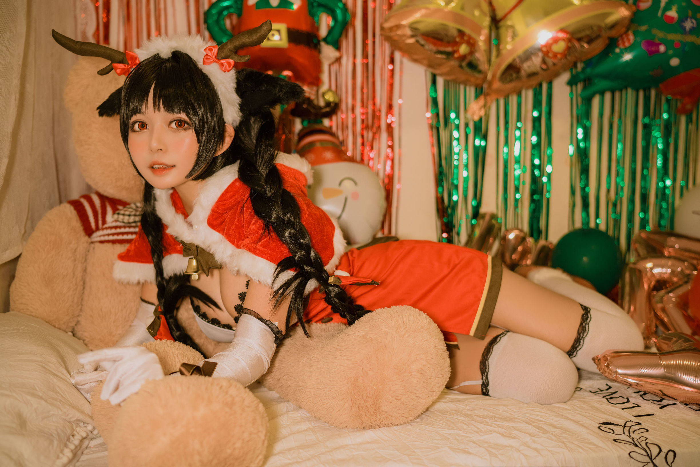 COS Welfare] Big-Eyed Cute Girl Black Cat Cat OvO - Big Tide Christmas