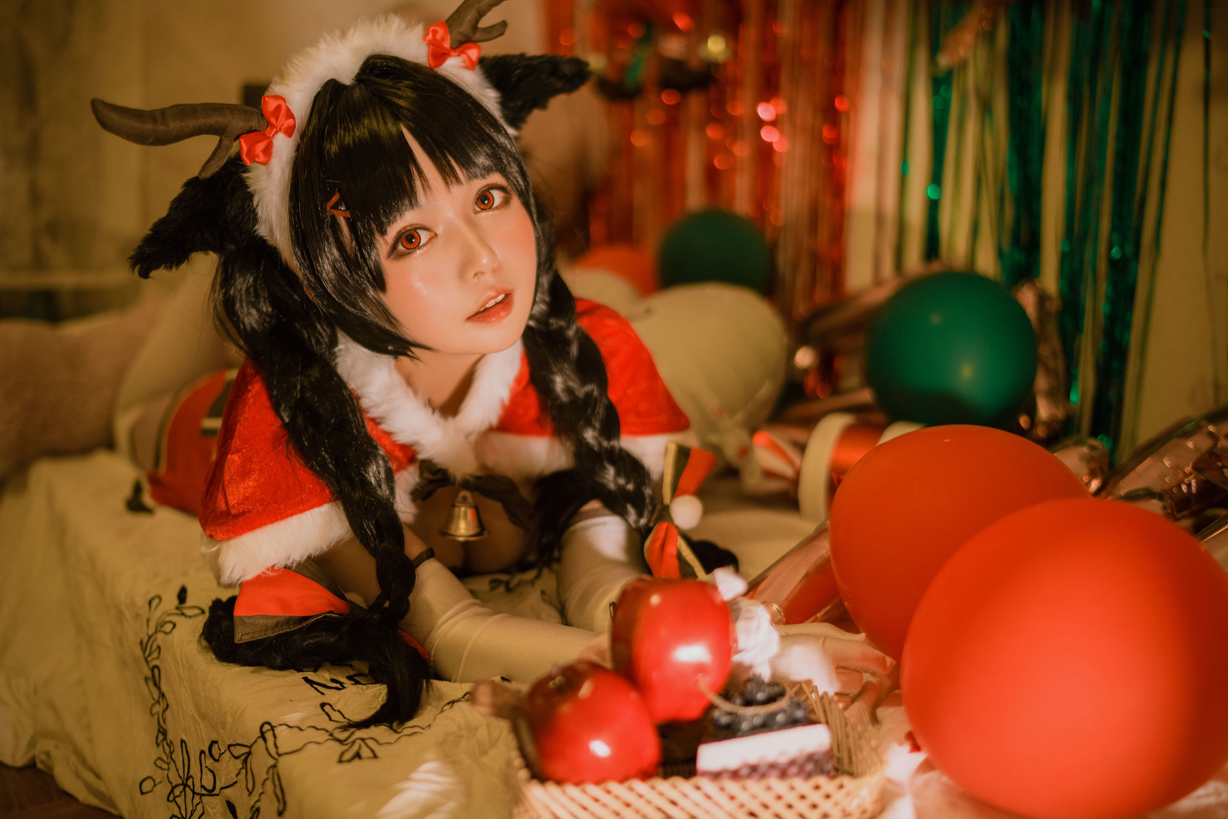 COS Welfare] Big-Eyed Cute Girl Black Cat Cat OvO - Big Tide Christmas