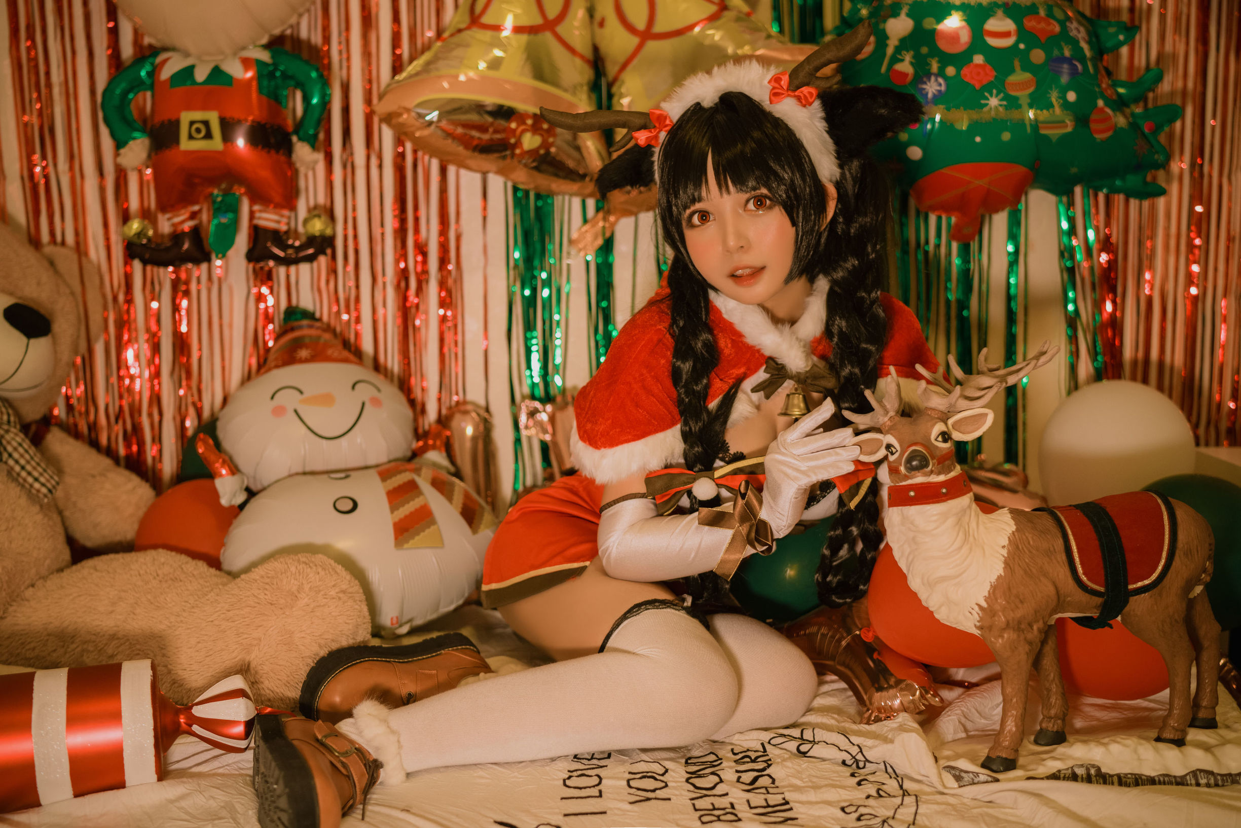 COS Welfare] Big-Eyed Cute Girl Black Cat Cat OvO - Big Tide Christmas