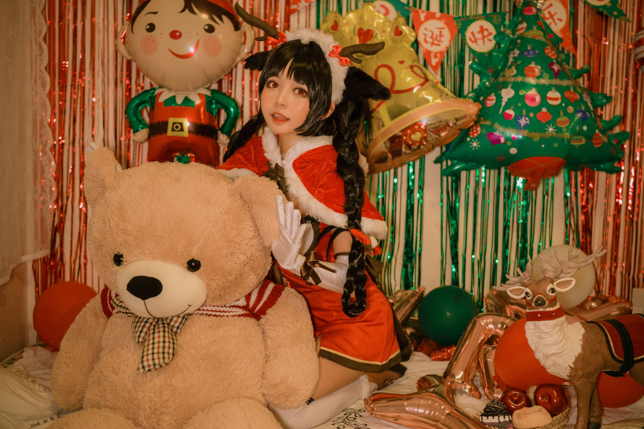 COS Welfare] Big-Eyed Cute Girl Black Cat Cat OvO - Big Tide Christmas
