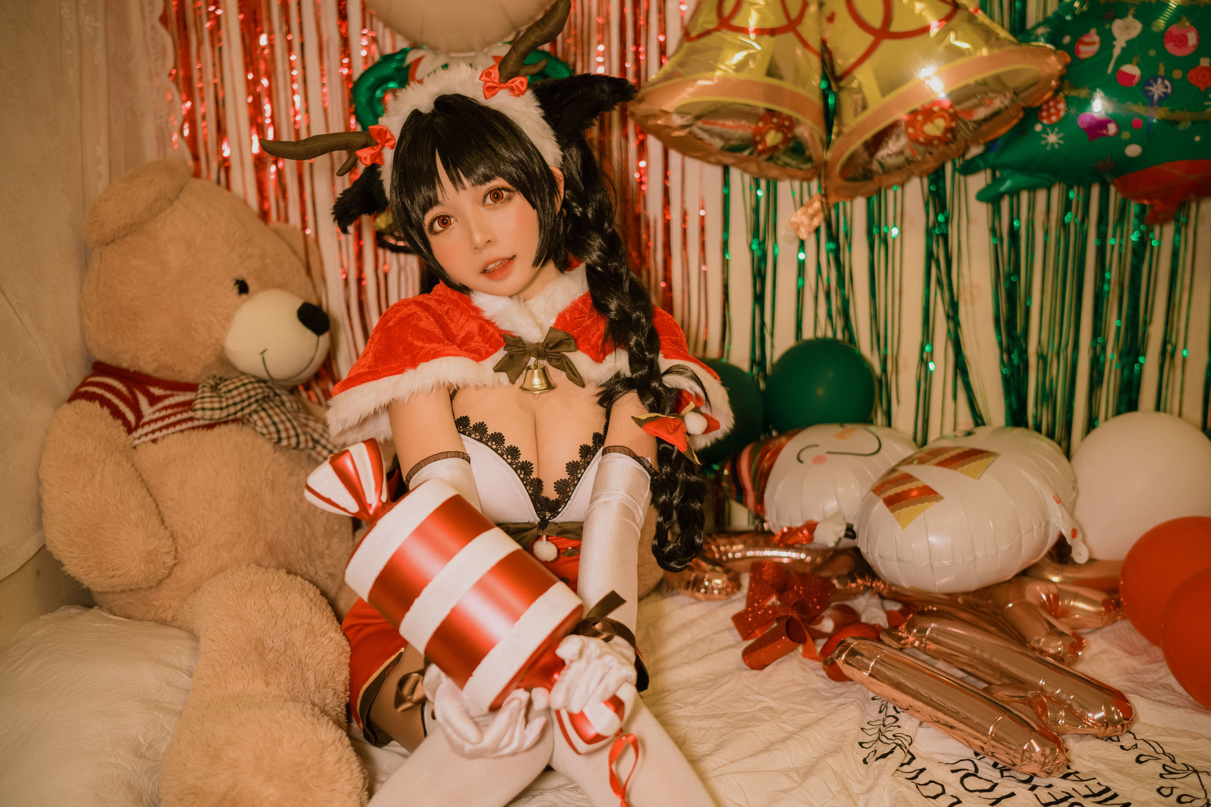 COS Welfare] Big-Eyed Cute Girl Black Cat Cat OvO - Big Tide Christmas