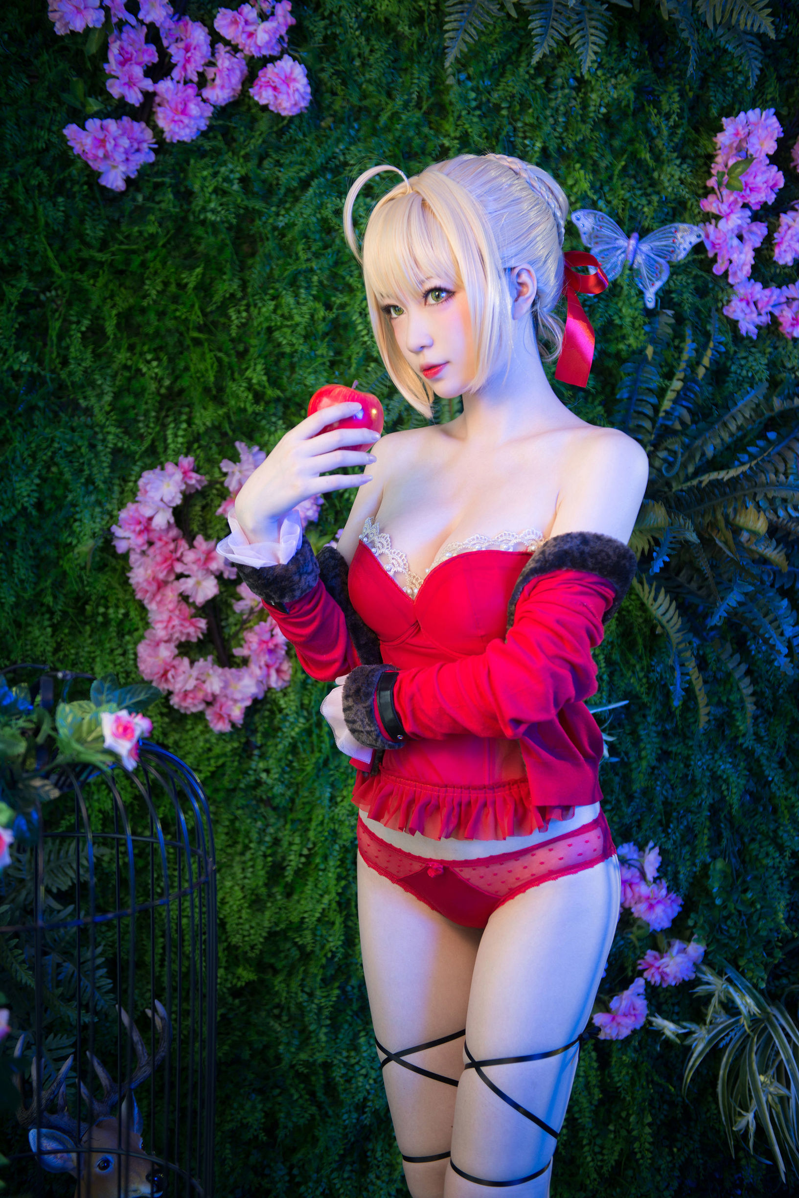 Cosplay Welfare] Busty Cute Girl Yao Shao you1 - Nero Endless Night Rose
