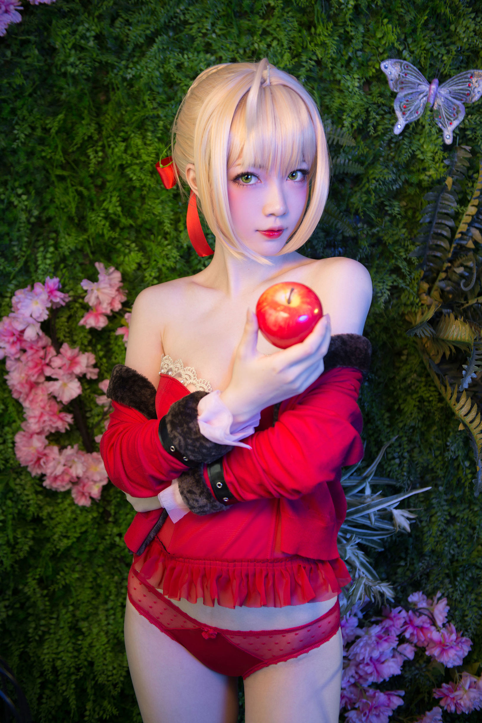Cosplay Welfare] Busty Cute Girl Yao Shao you1 - Nero Endless Night Rose