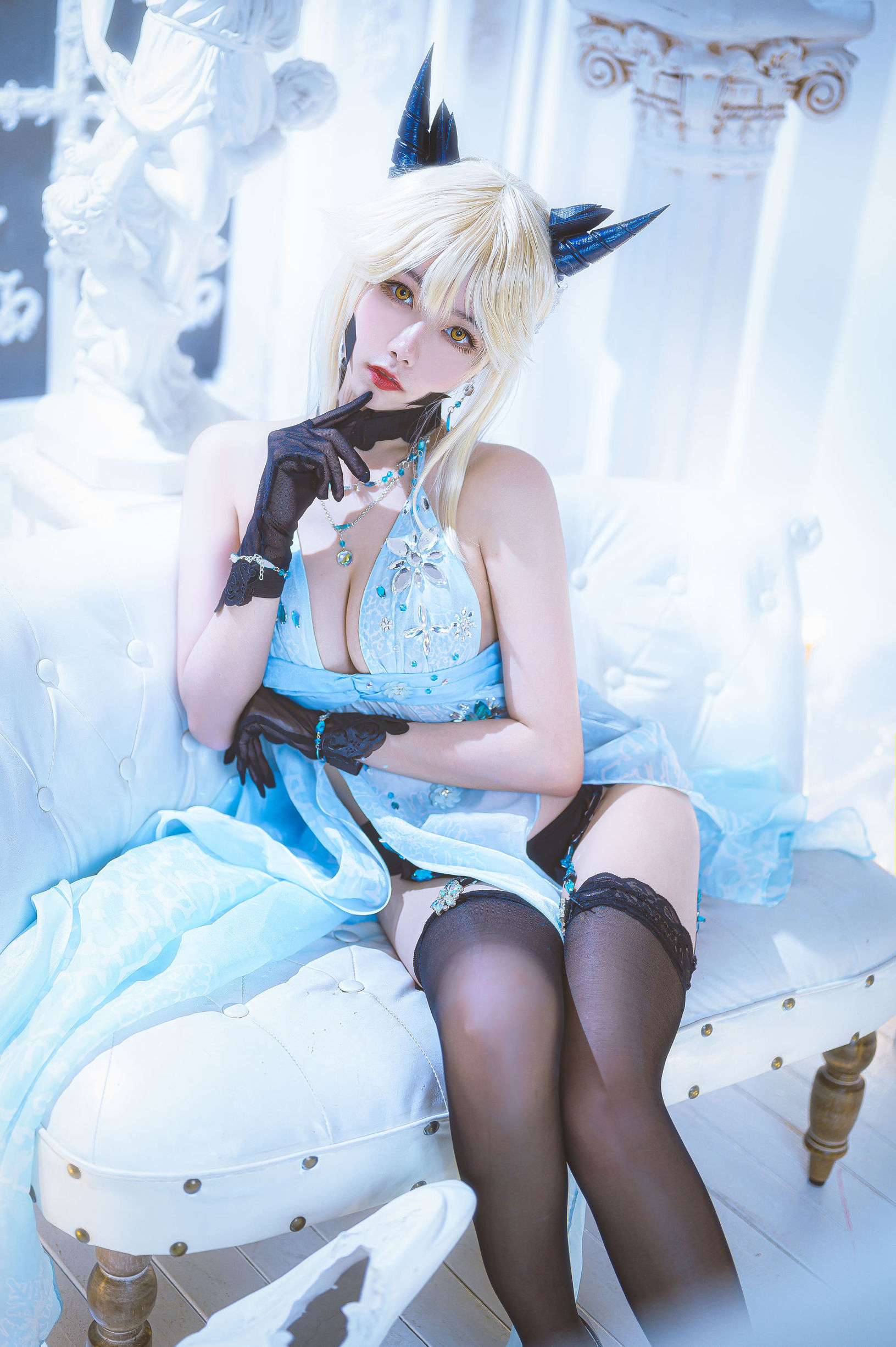 Cosplay Phúc lợi] Cô gái Weibo Momoko Aoi Aoi - Hắc Thương Đần Lễ Phục
