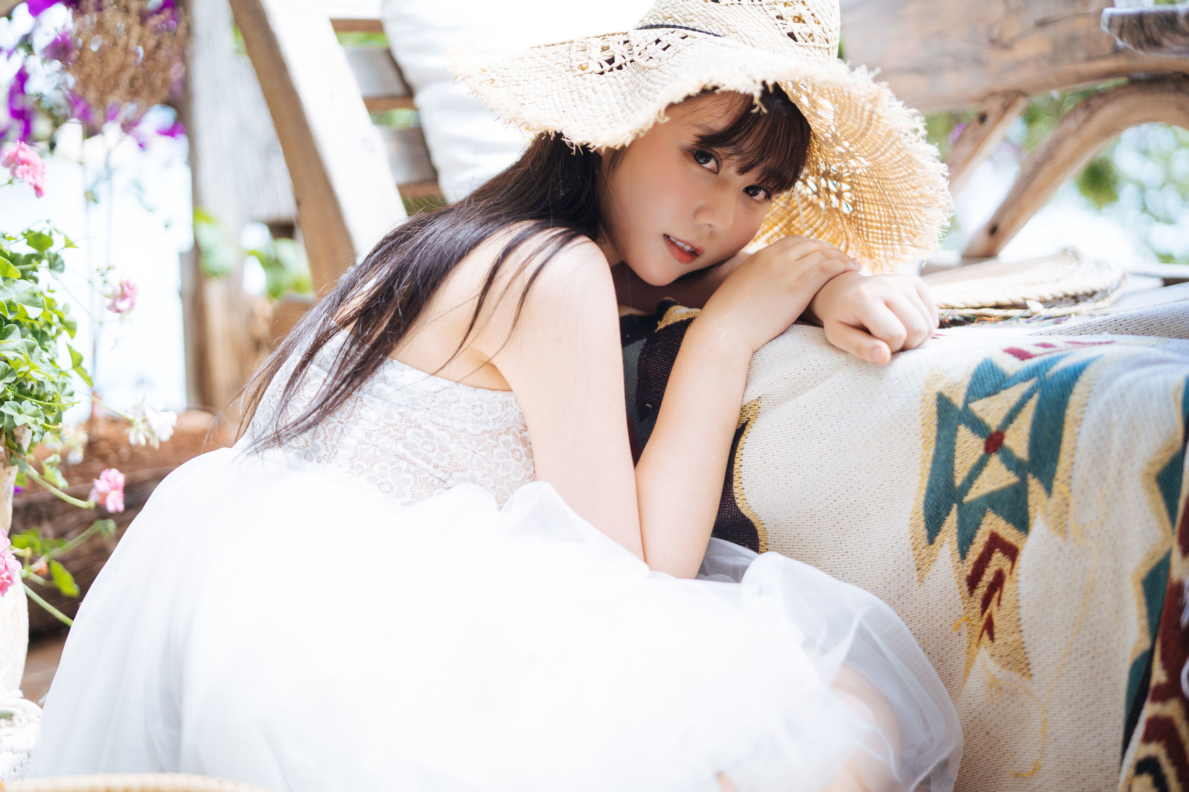 COS福利] 微博福利姬鏡酱 - 静夏の白裙少女