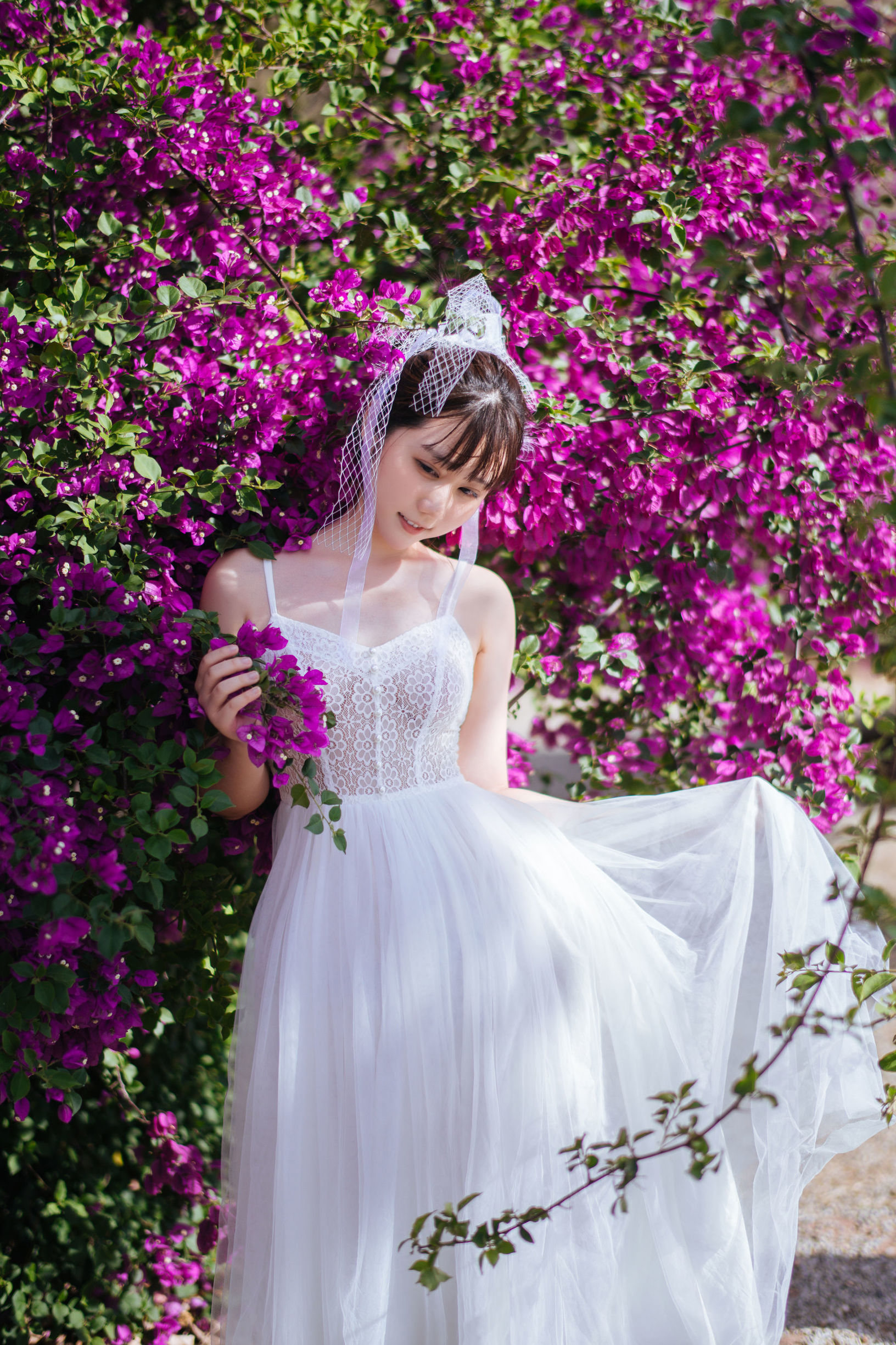 COS福利] 微博福利姬鏡酱 - 静夏の白裙少女