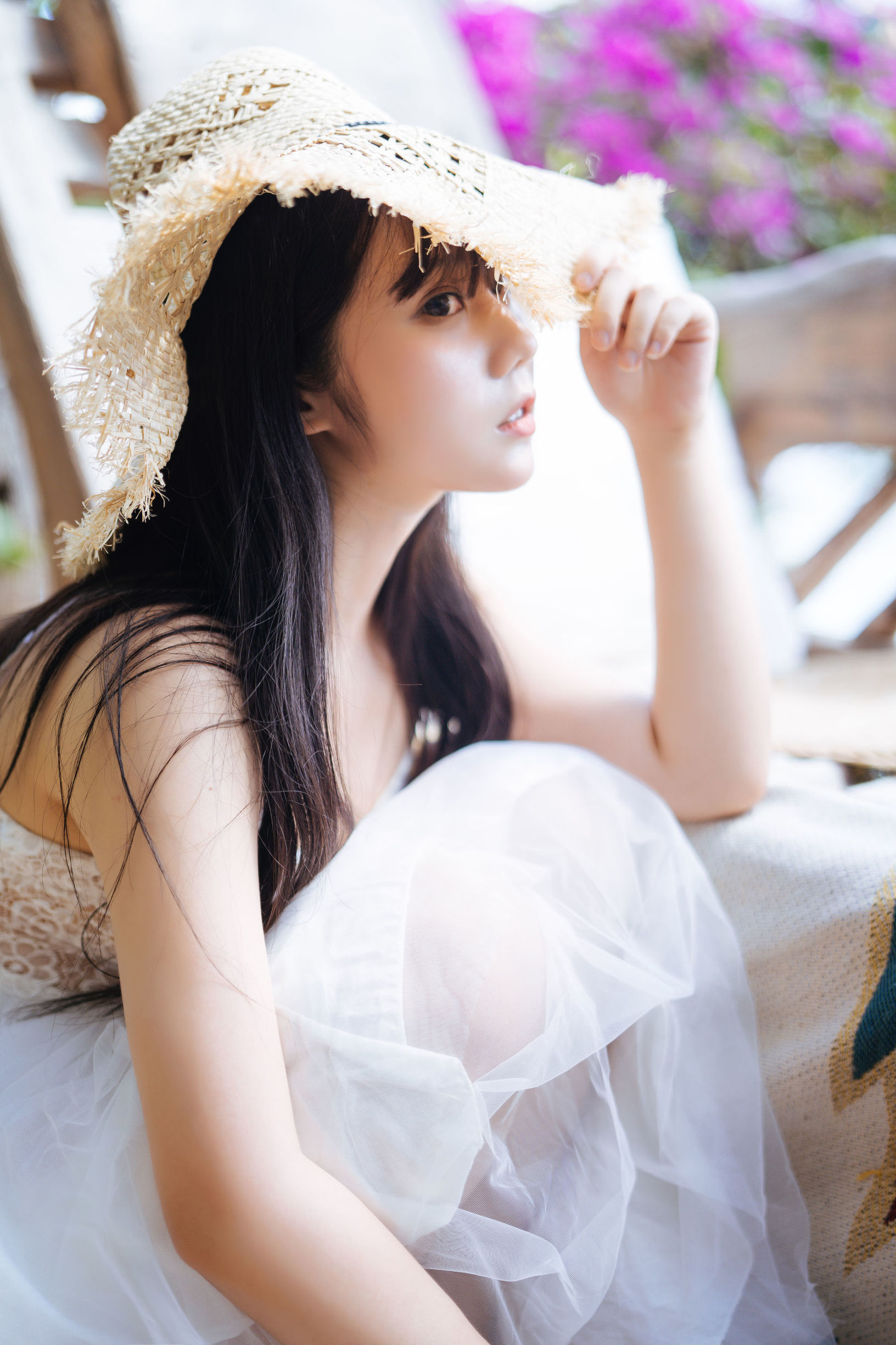 COS福利] 微博福利姬鏡酱 - 静夏の白裙少女