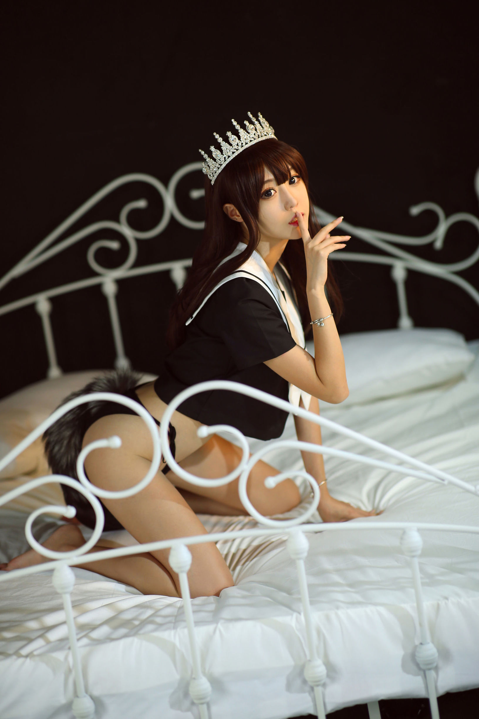 COS Welfare] Douyu Broadcaster Cai Ni Me Me - Crown
