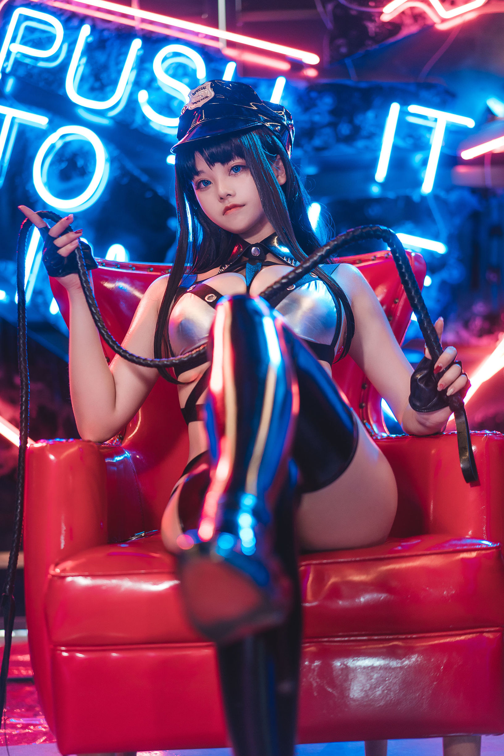 COS Welfare] Moe-Style Miss Honey Cat Qiu - Policewoman