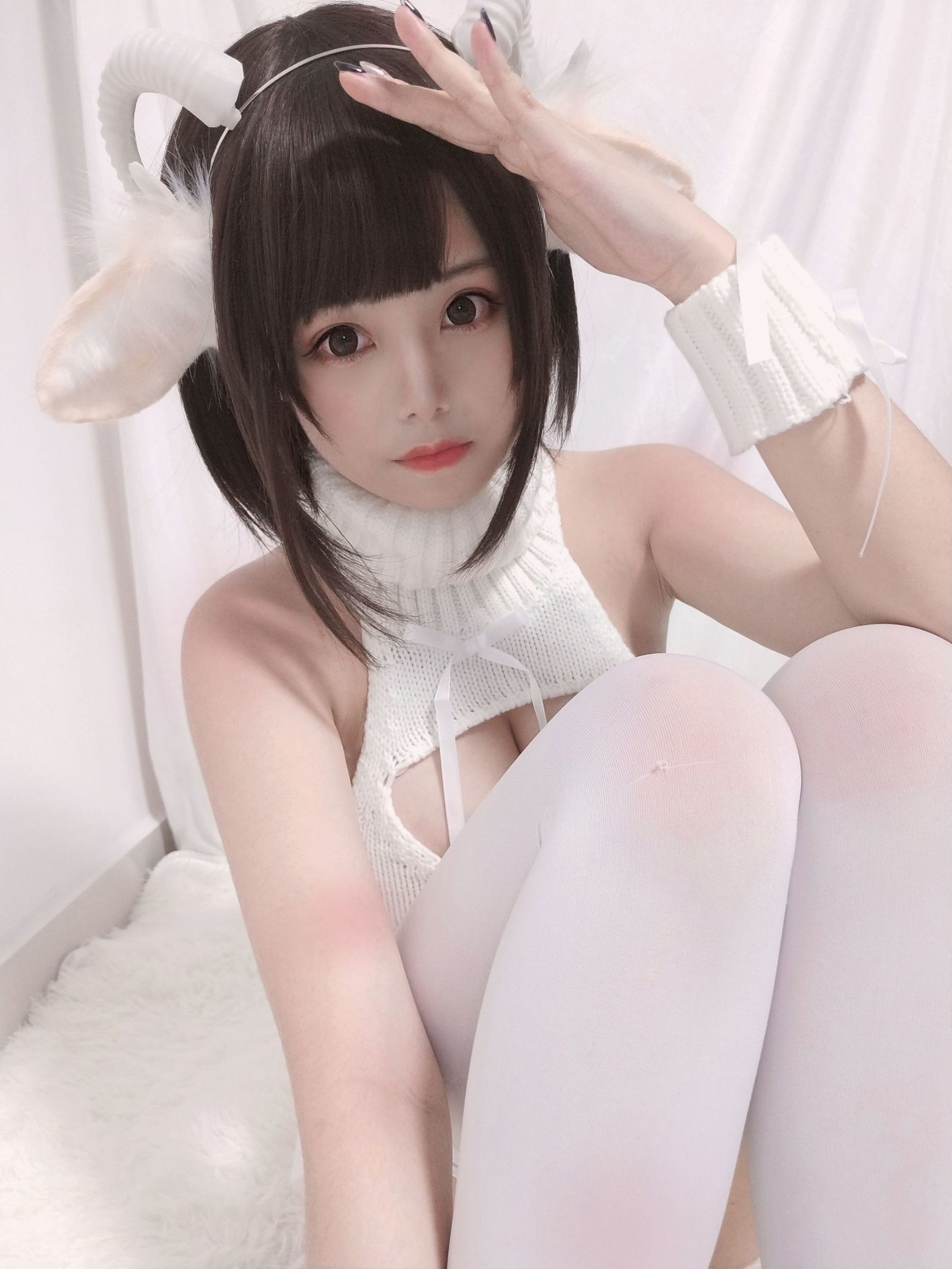 COS Phúc Lợi] Cô gái hệ moe Mật Trí Mèo Qiu - Tất trắng áo len