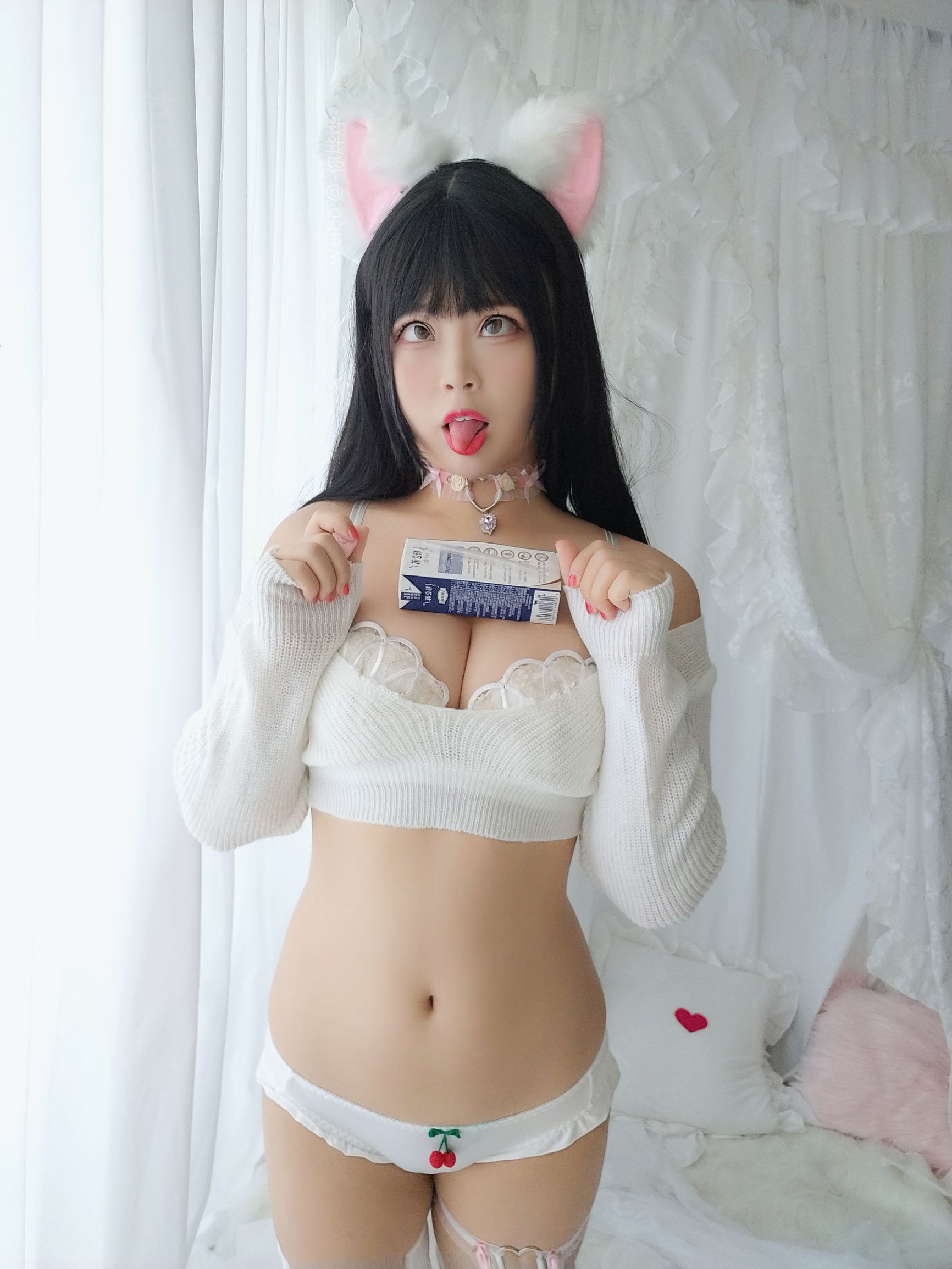 COS Phúc lợi] Chị gái moe - Bạch Dạ - Mèo nhỏ