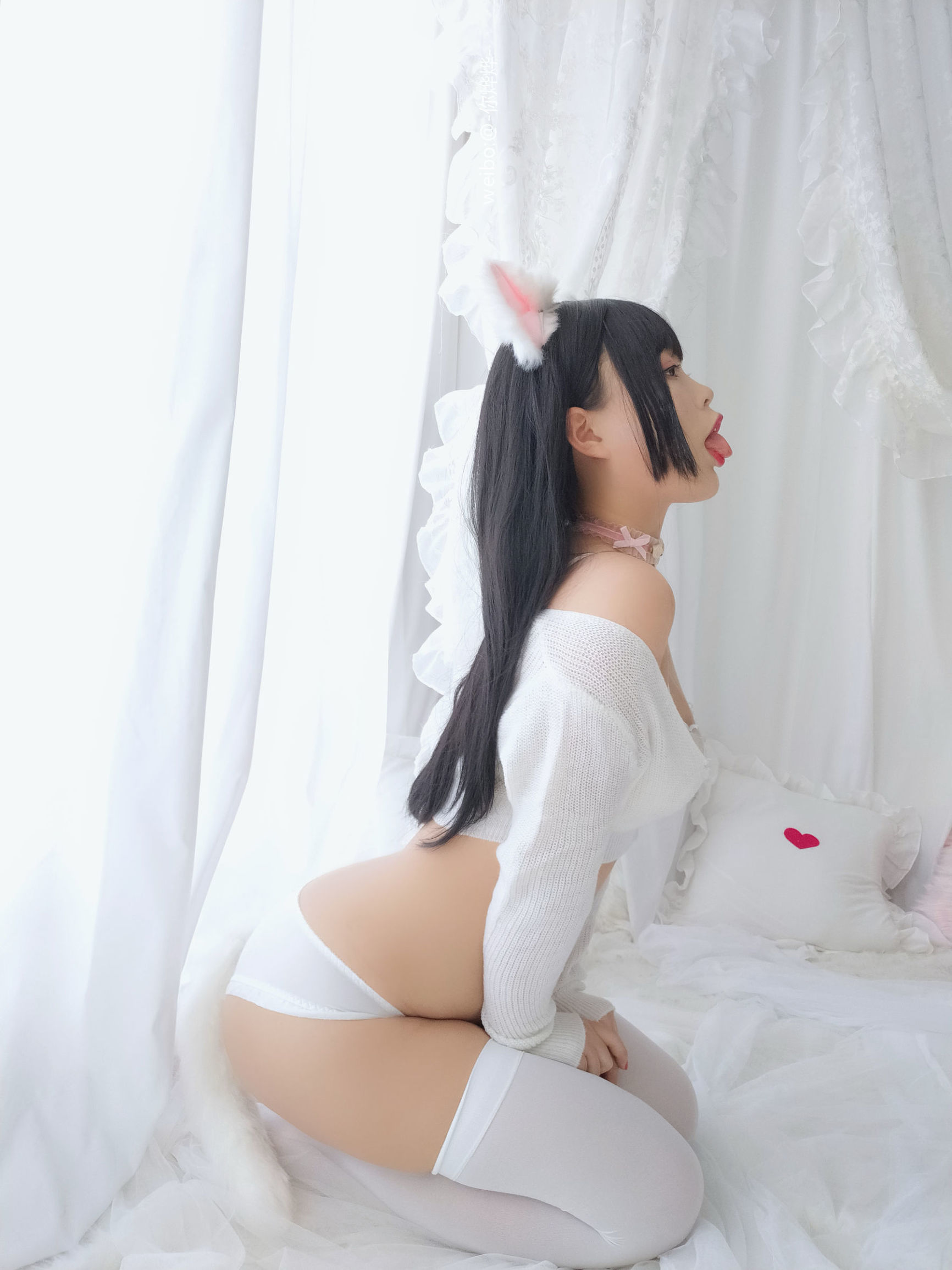 COS Phúc lợi] Chị gái moe - Bạch Dạ - Mèo nhỏ