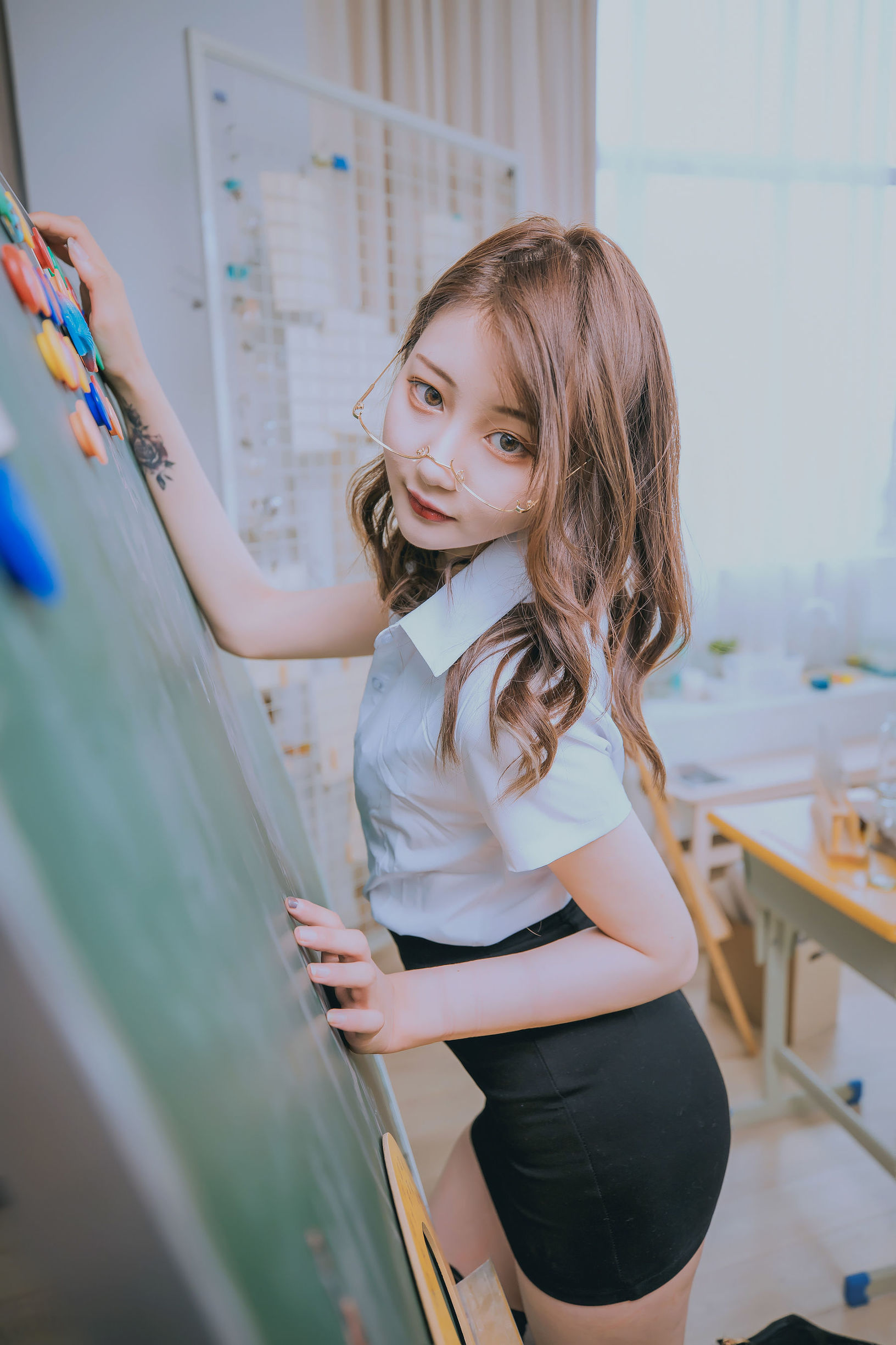 [COS福利] 萝莉神楽板真冬之数之歌-百合教室
