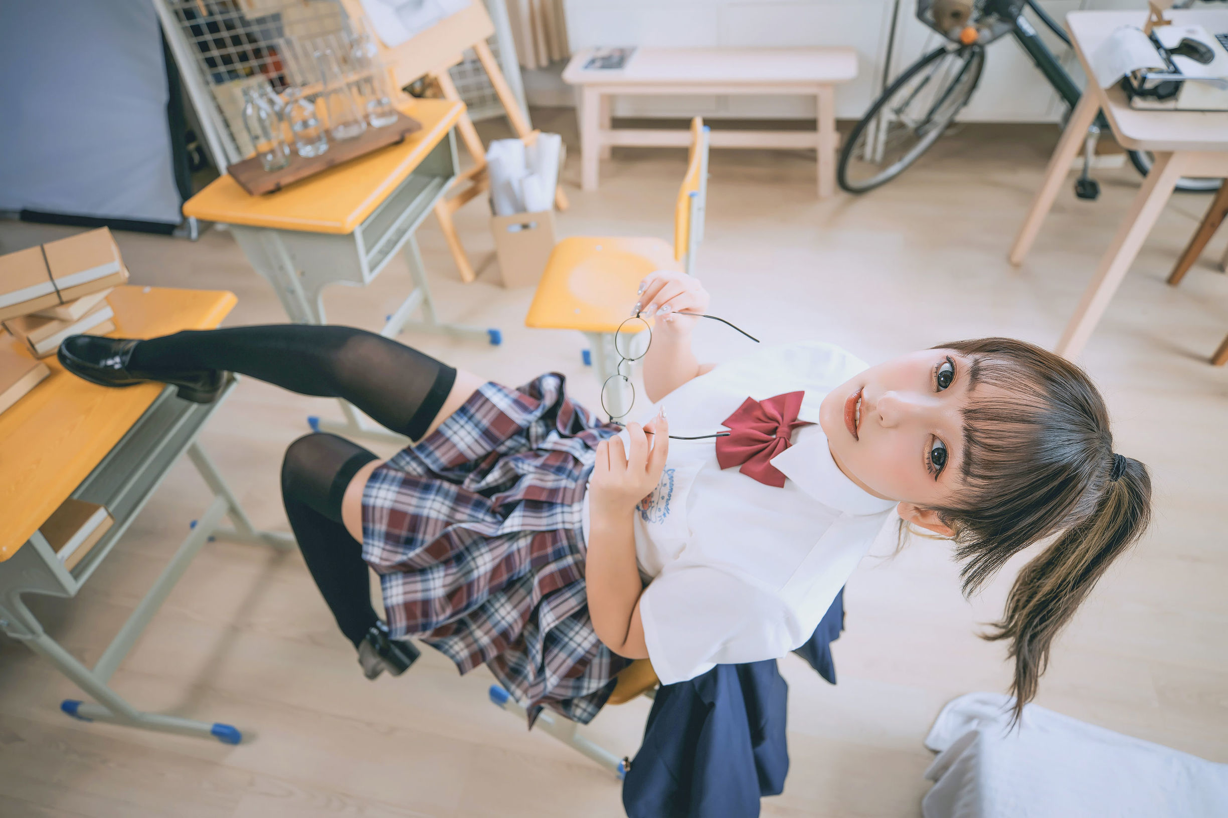 COS福利] ロリ神楽板 真冬の数之歌 - 百合教室
