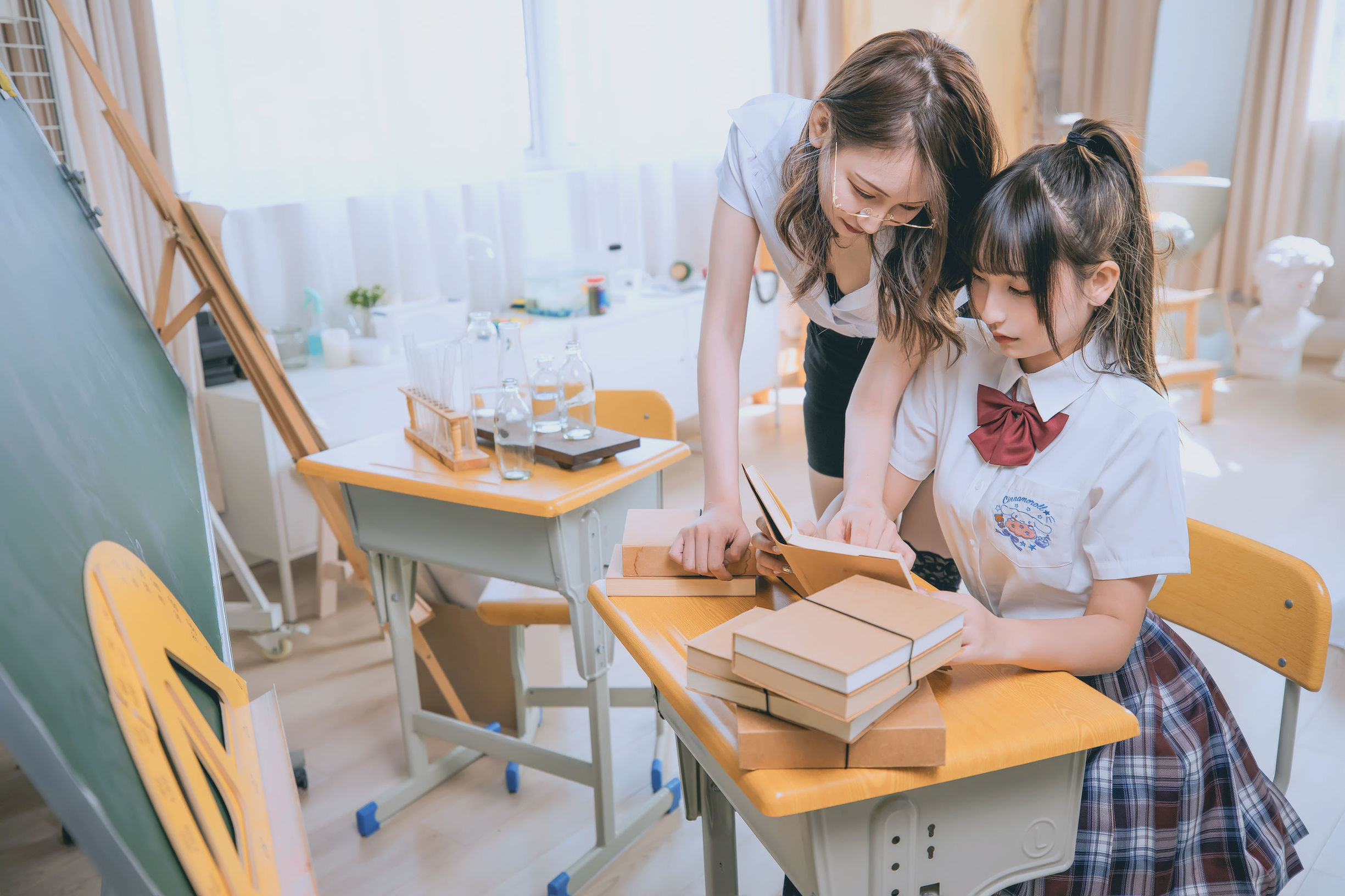 COS福利] 蘿莉神樂板真冬之數之歌-百合教室